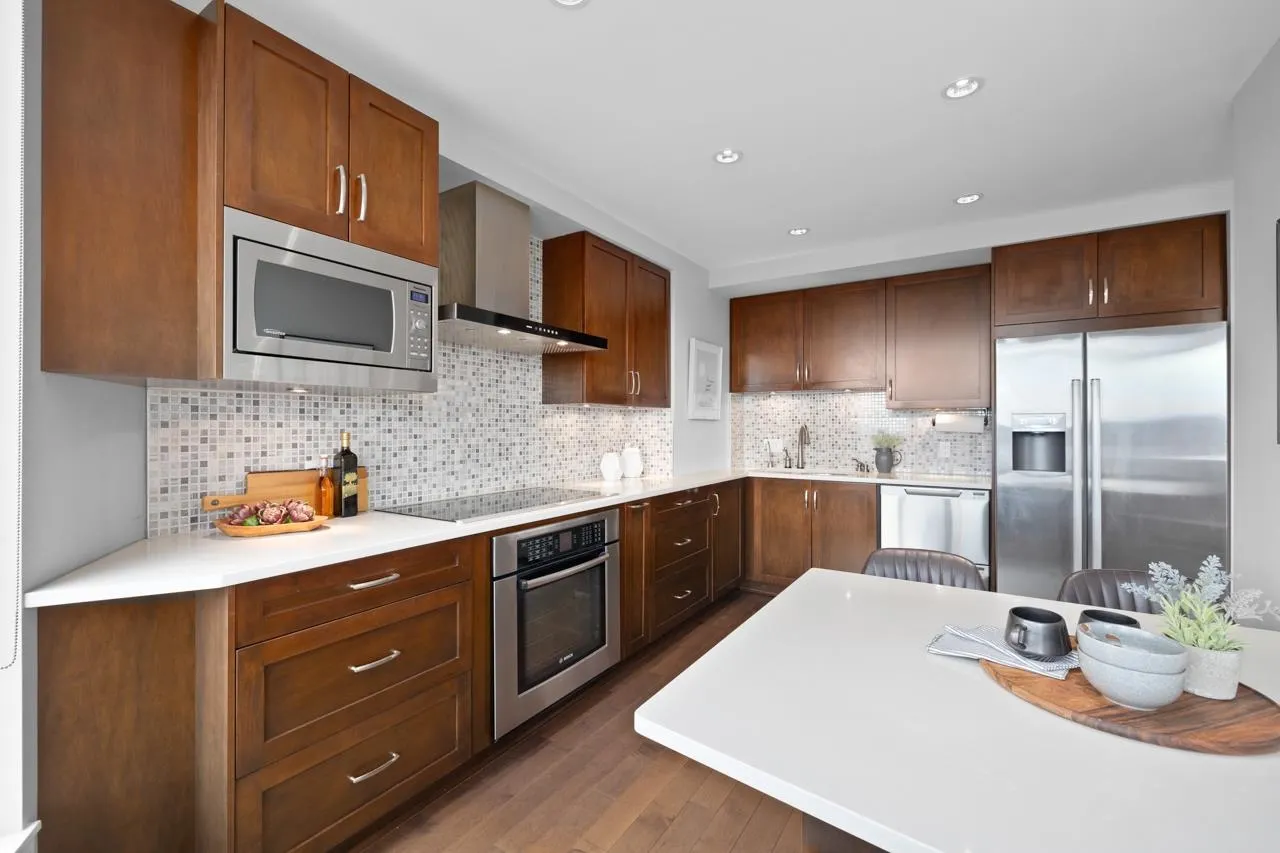 2302 1500 Howe Street