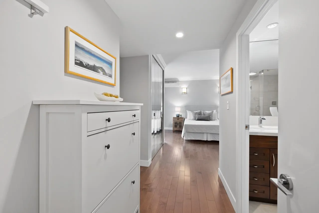 2302 1500 Howe Street