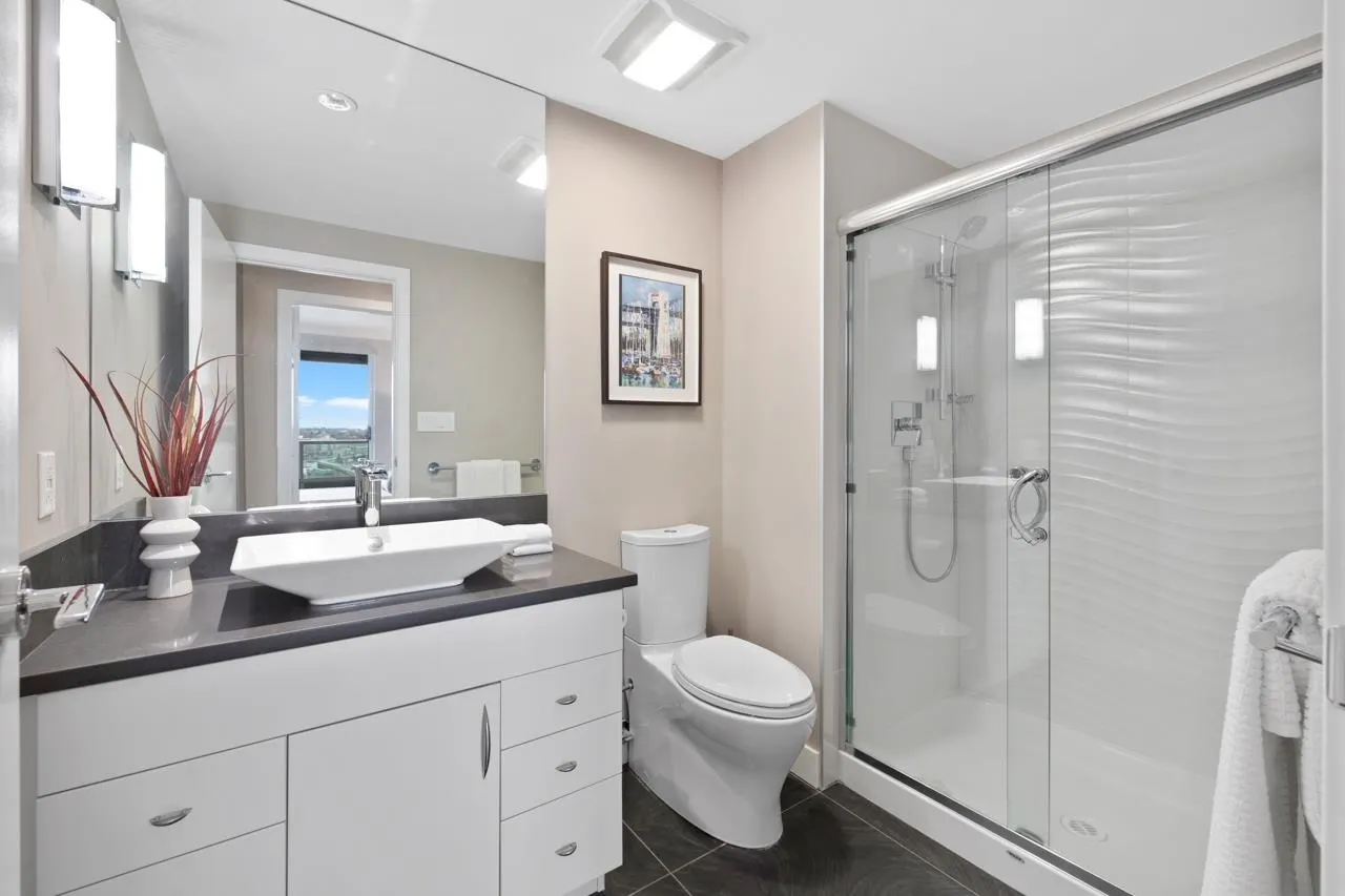 2302 1500 Howe Street