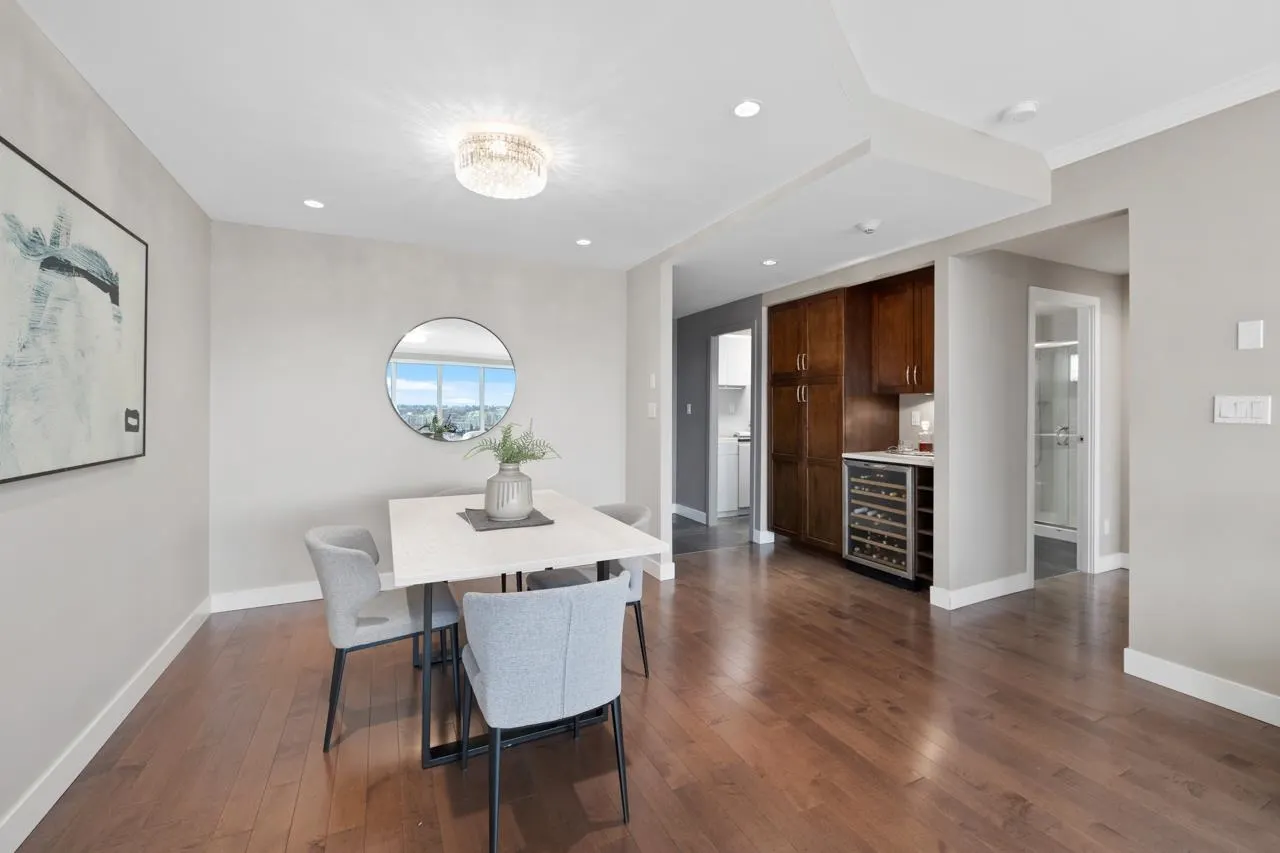 2302 1500 Howe Street