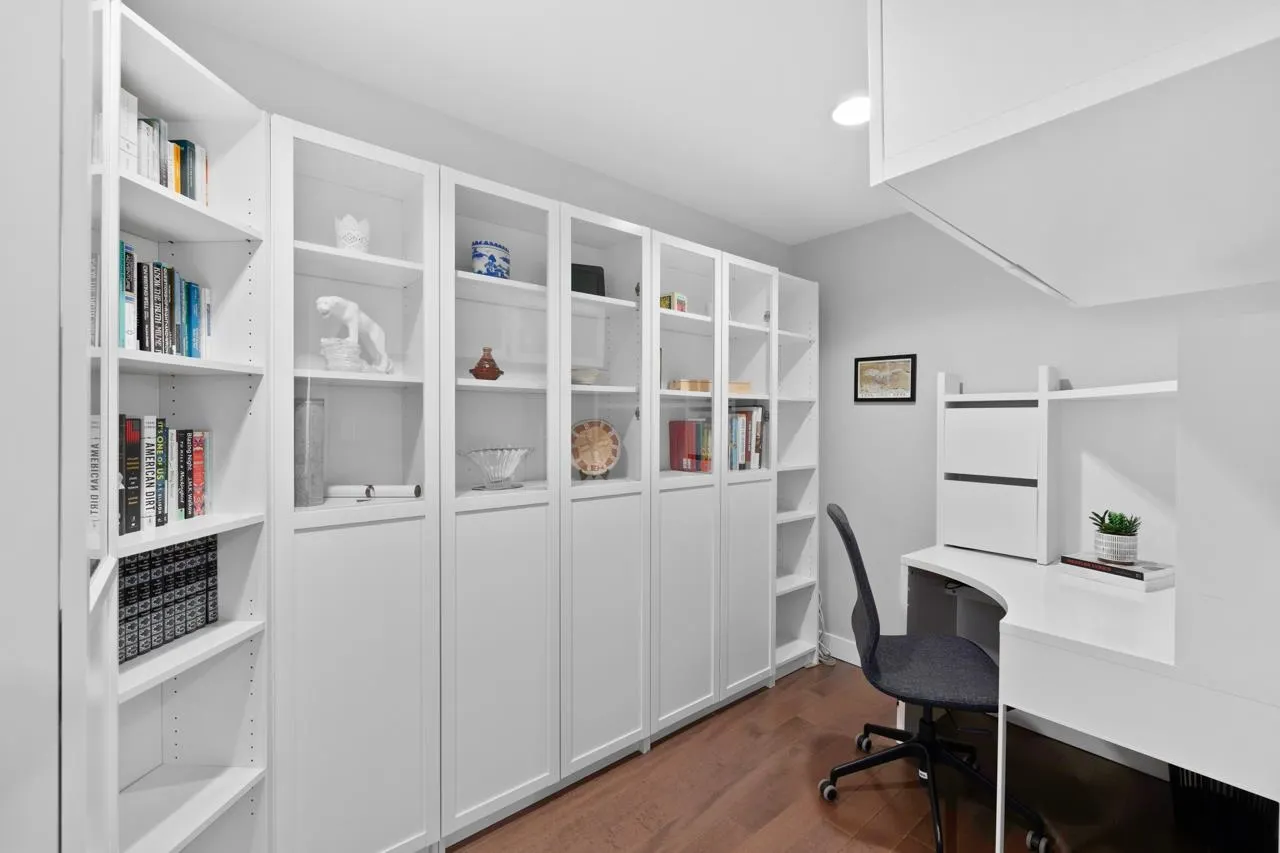 2302 1500 Howe Street