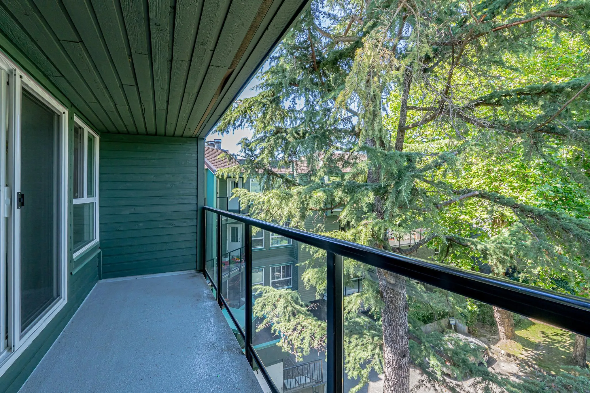 322 8591 Westminster Highway