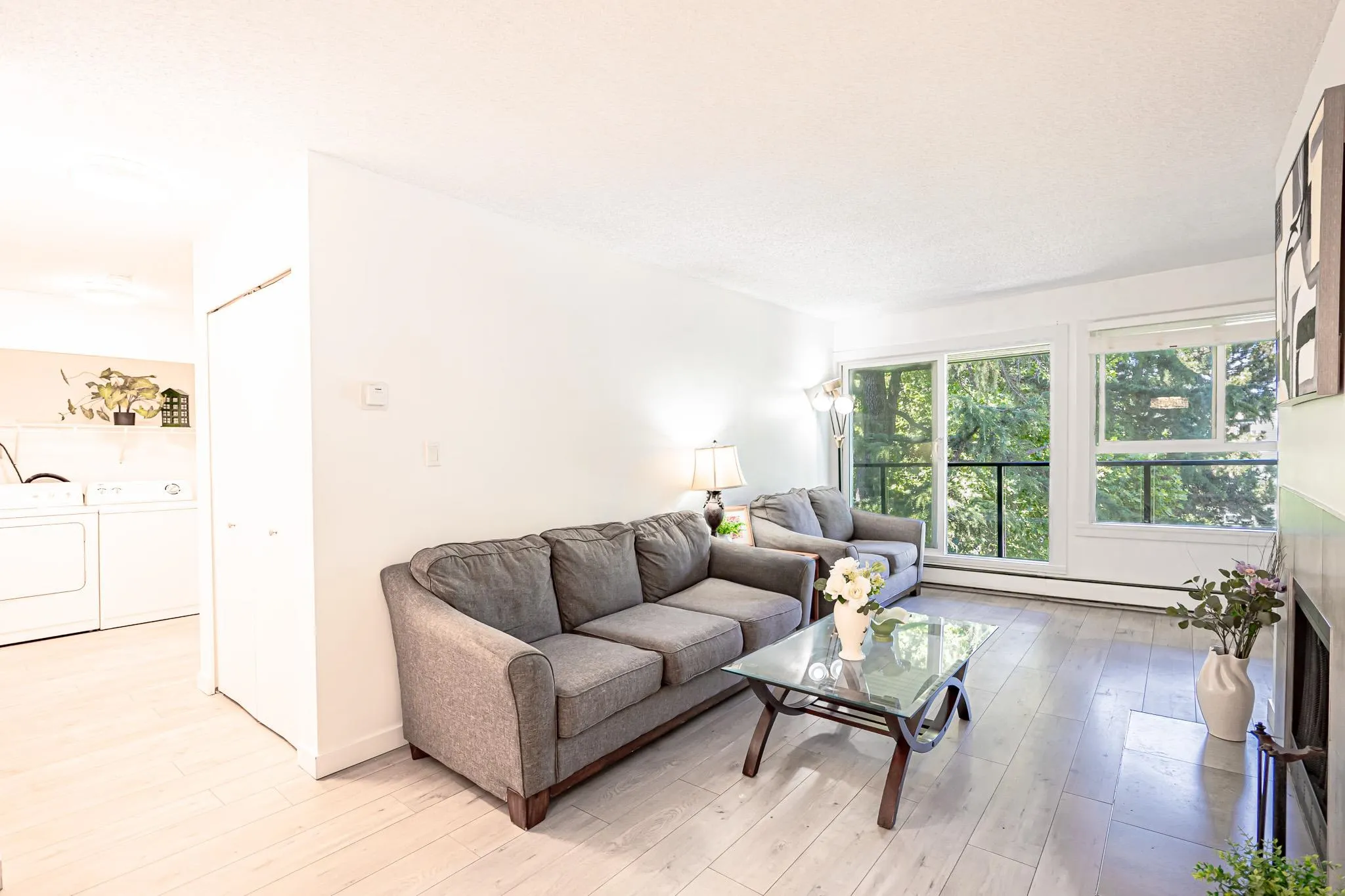 322 8591 Westminster Highway