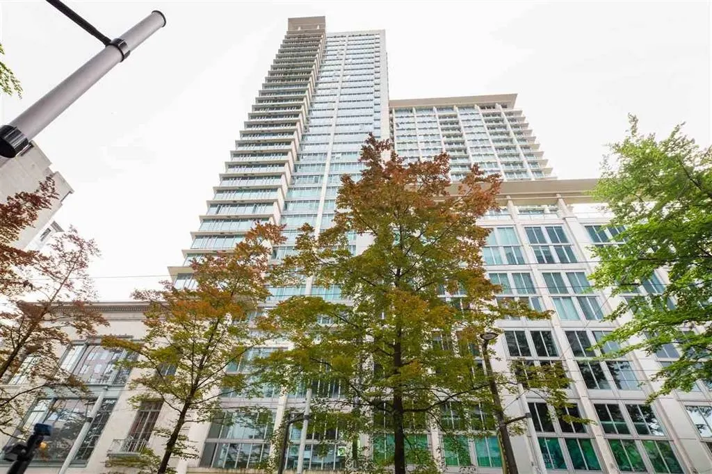 807 610 Granville Street