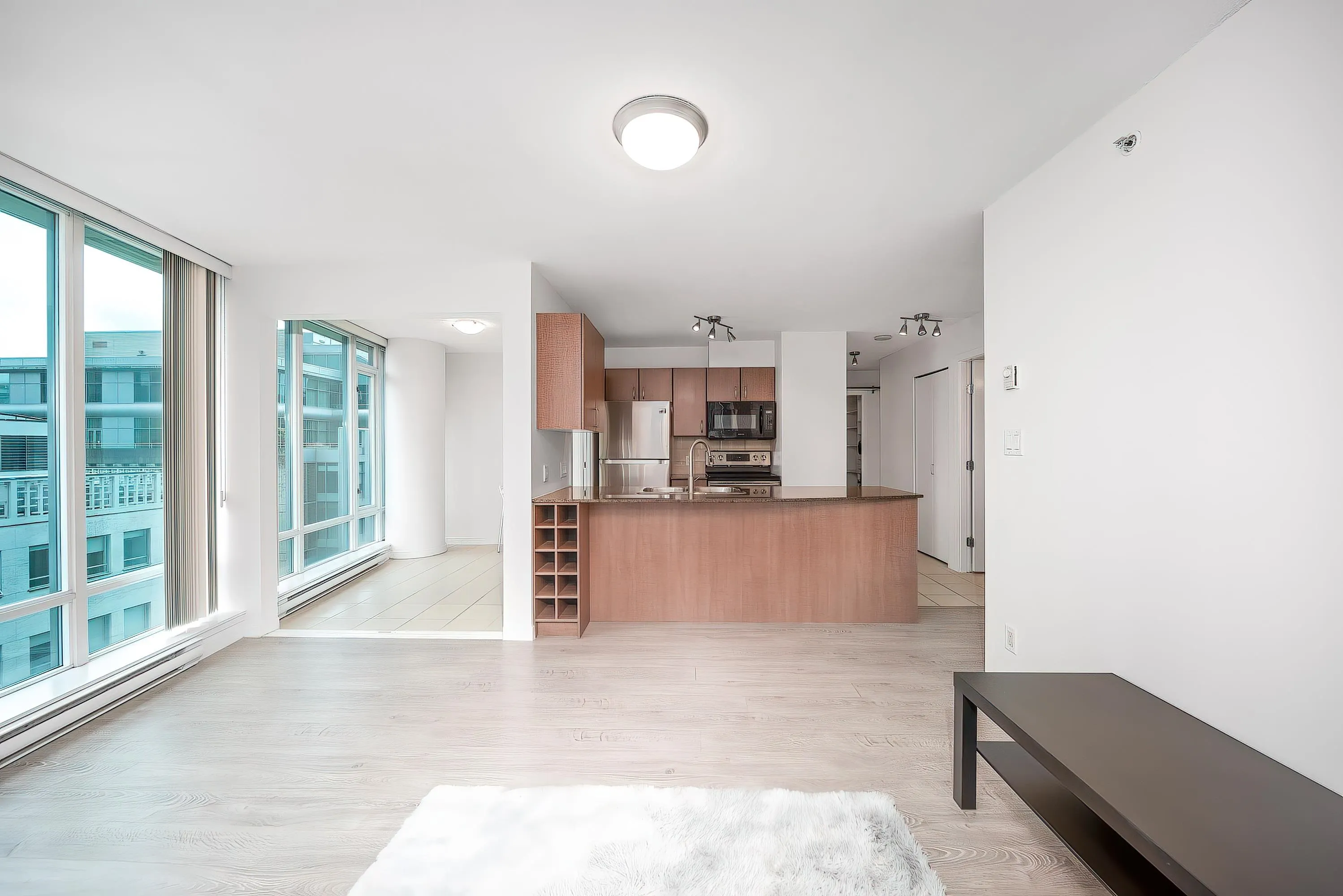 807 610 Granville Street