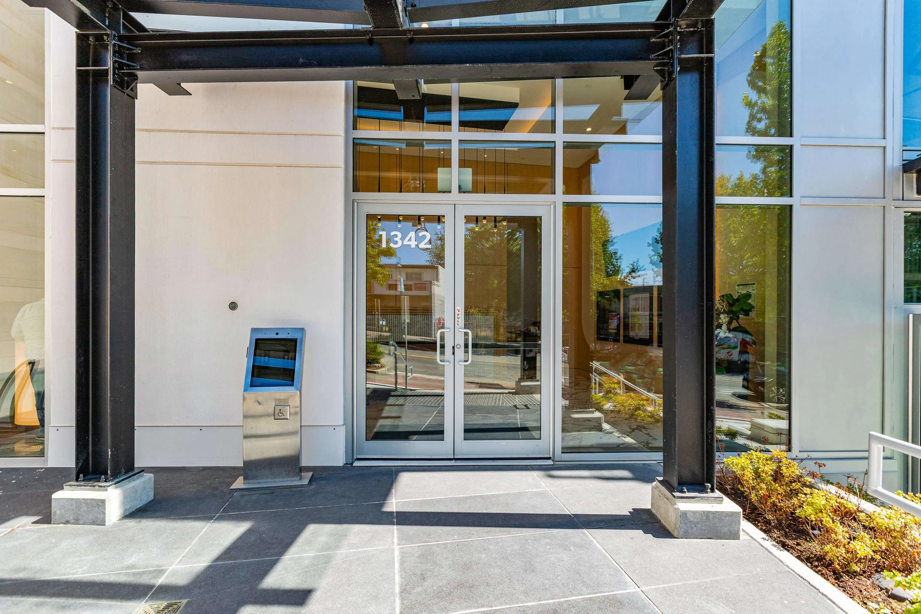 501 1342 Johnston Road