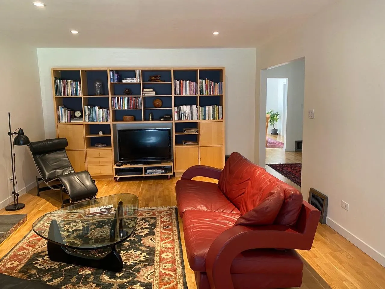 5876 Highbury Street