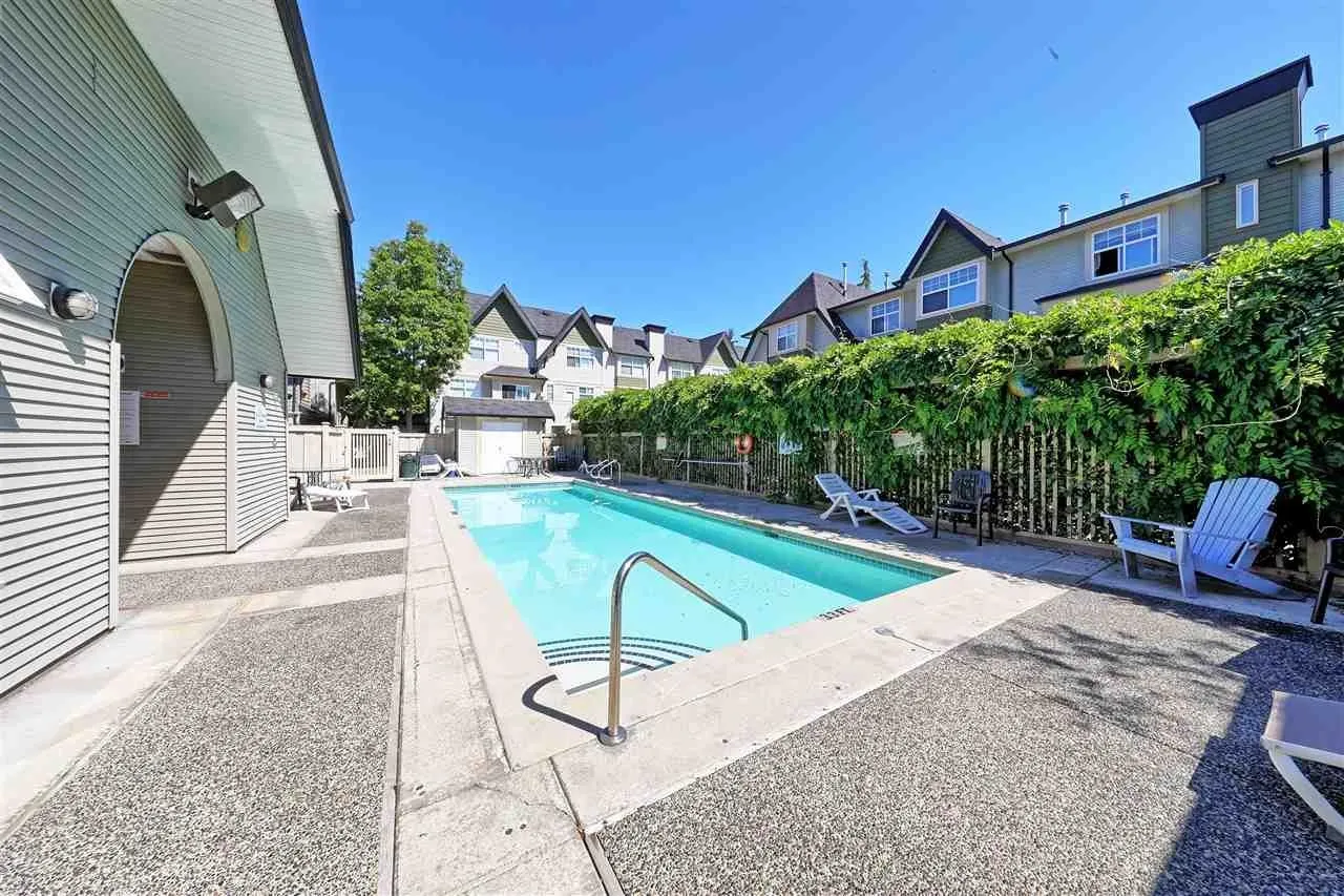 91 3711 Robson Court