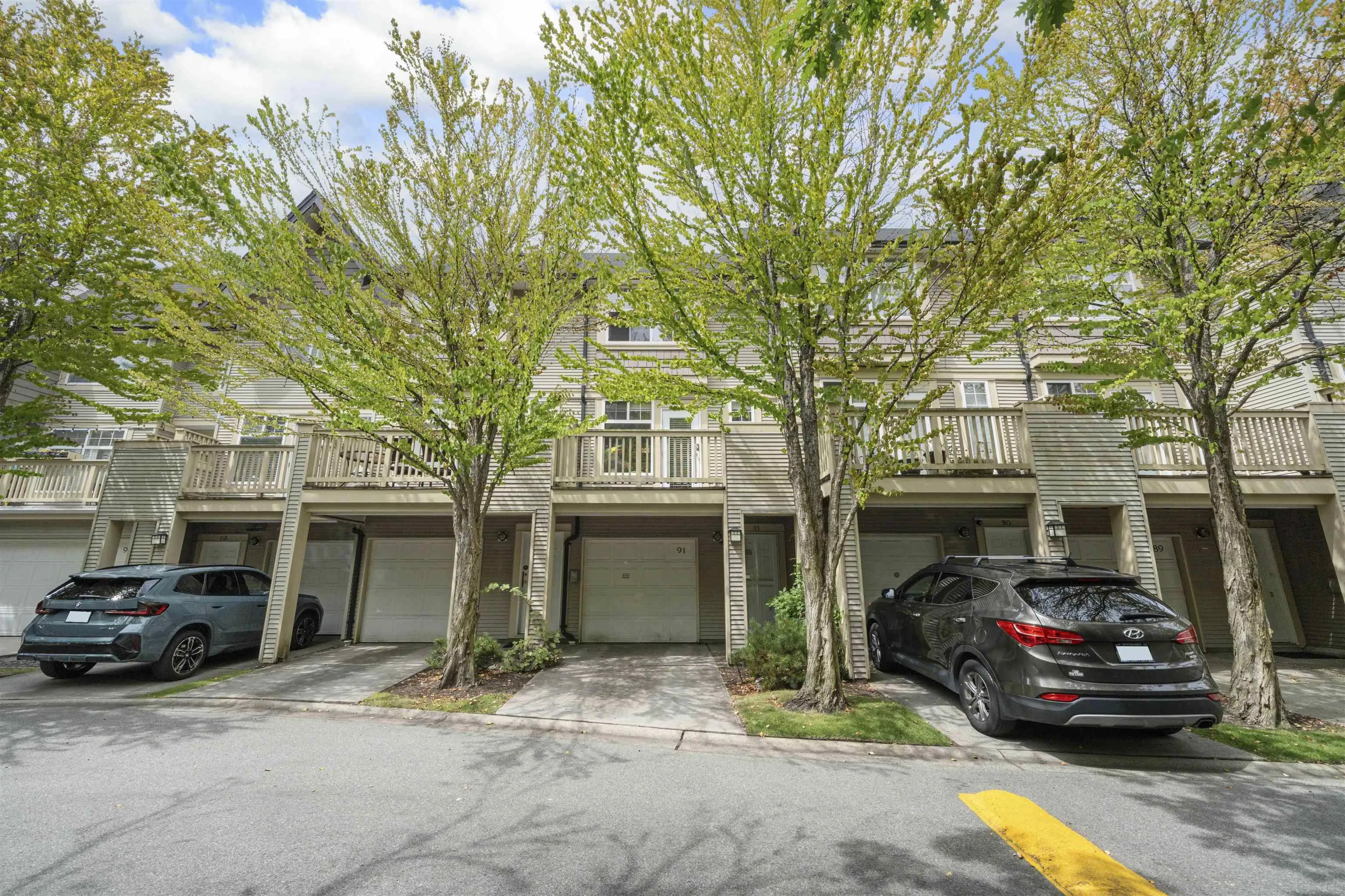 91 3711 Robson Court