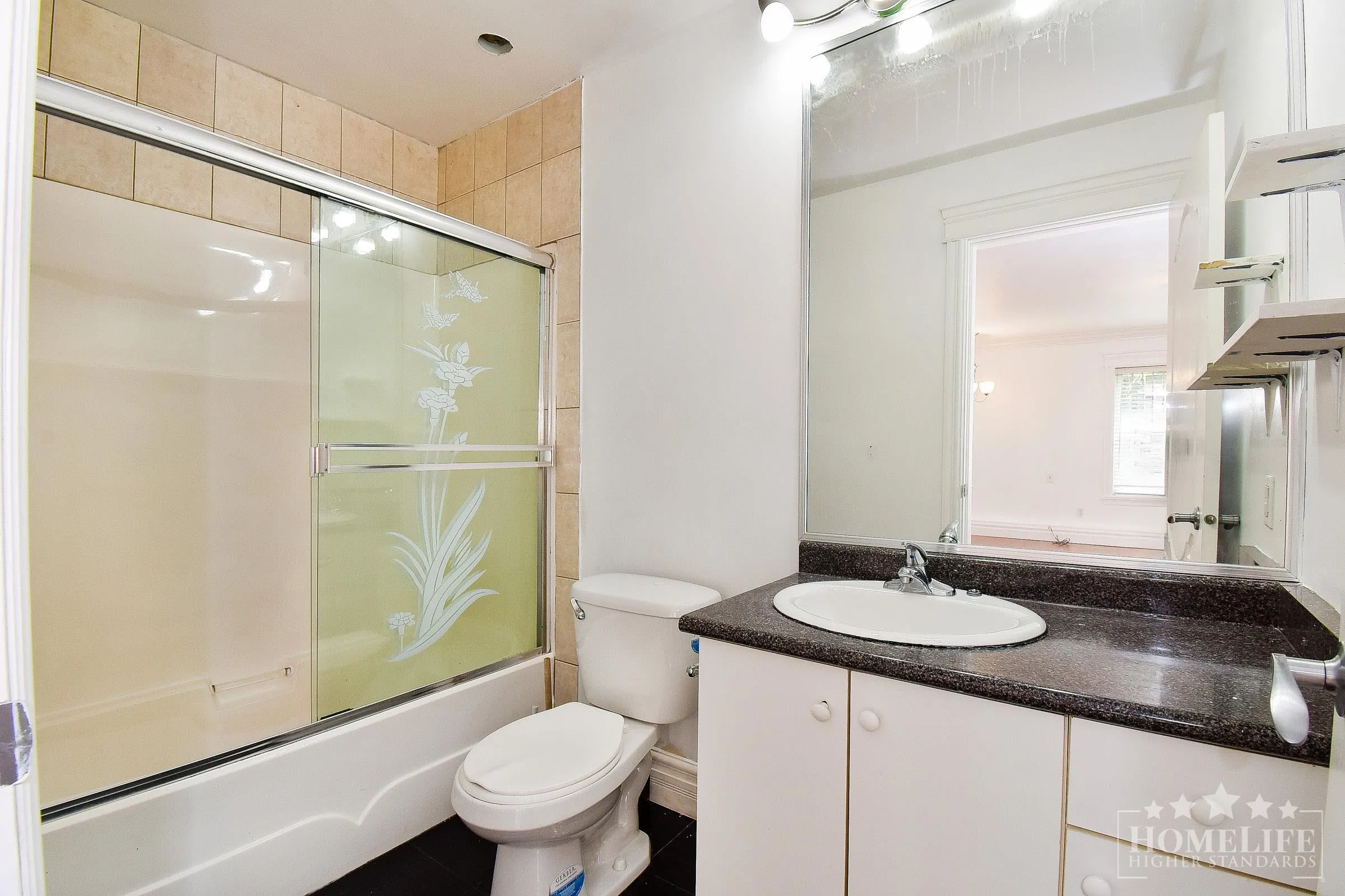 Basement A 16053 79 Avenue