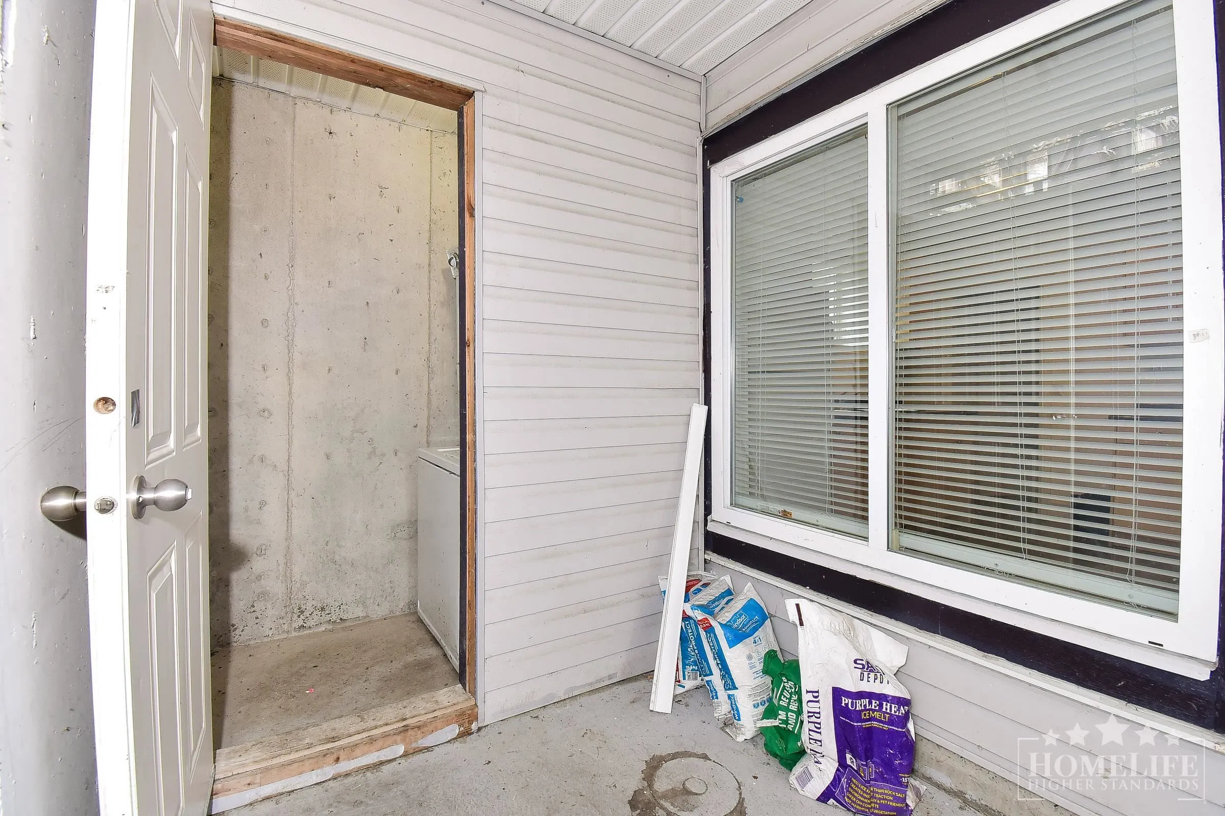 Basement A 16053 79 Avenue