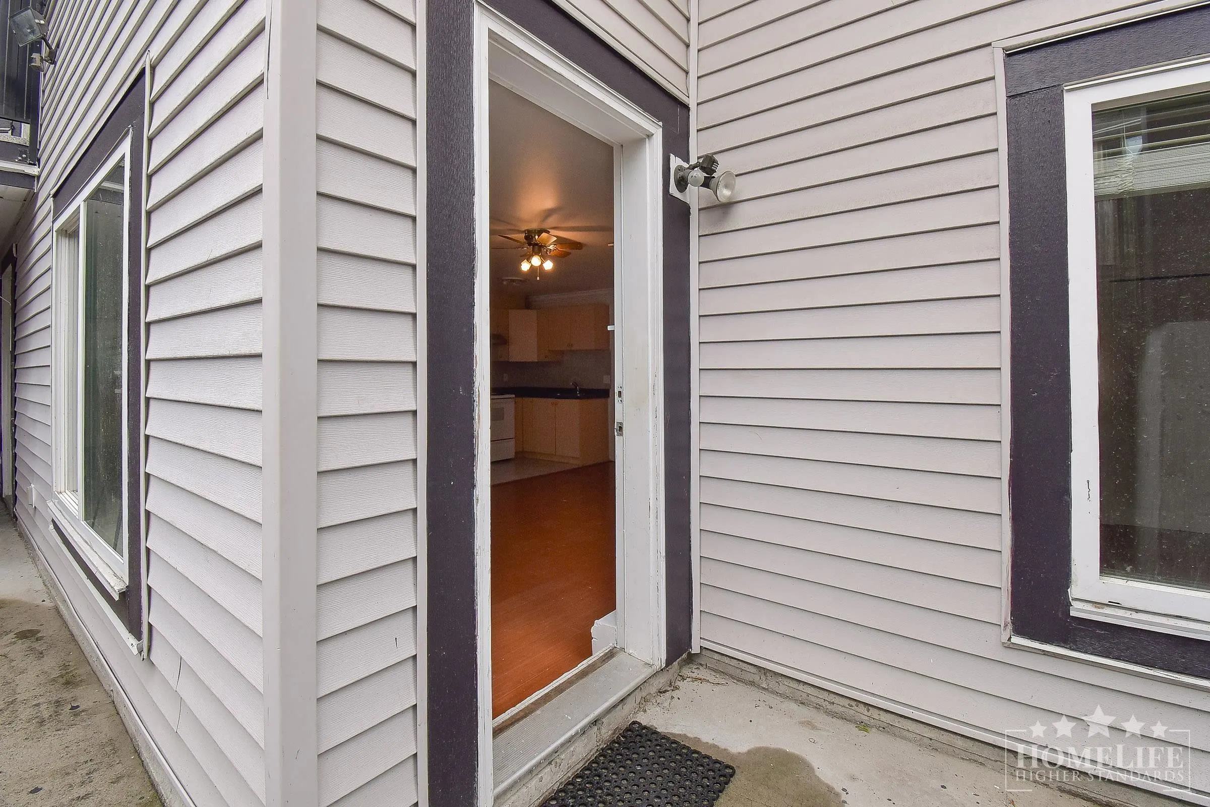 Basement B 16053 79 Avenue