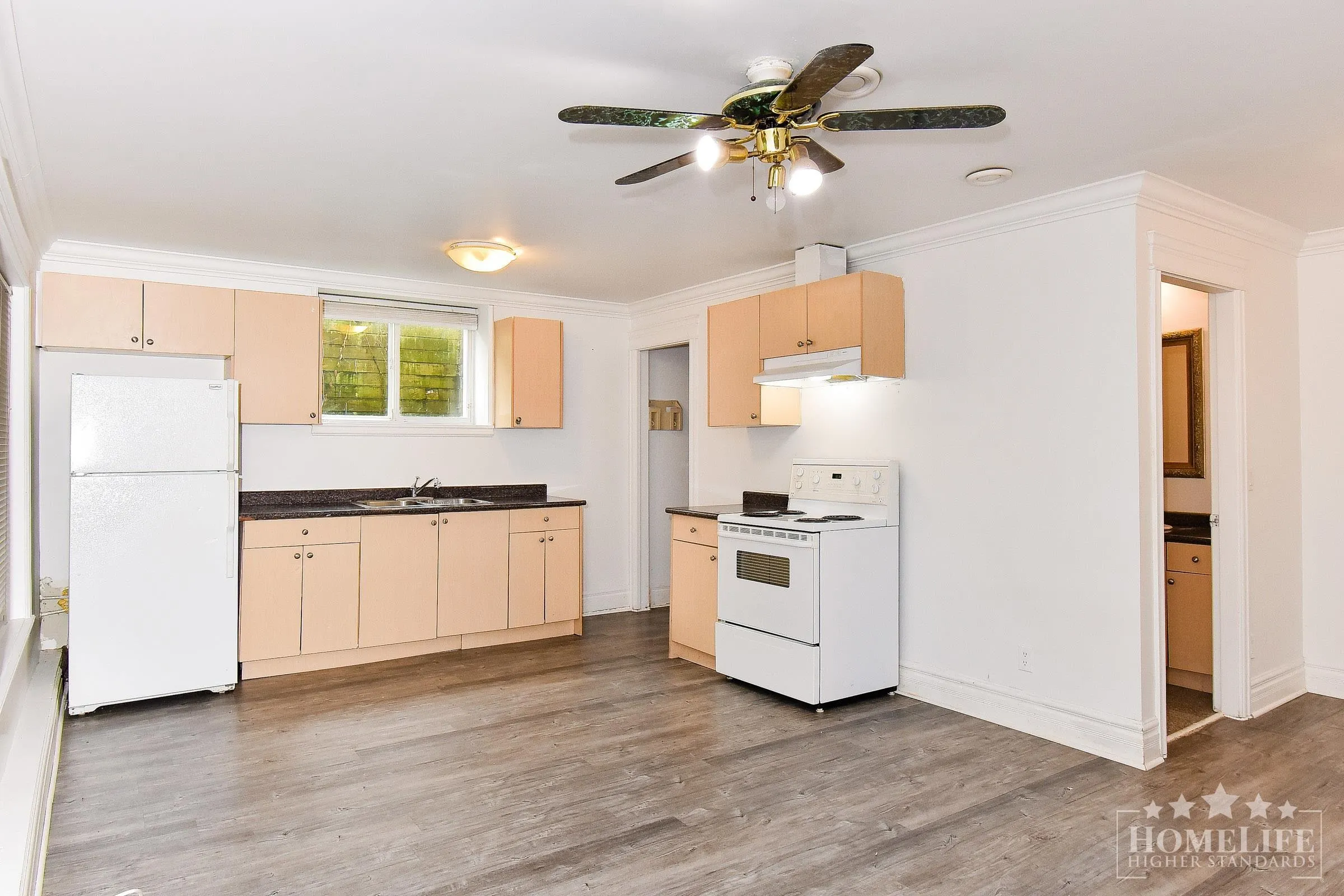 Basement B 16053 79 Avenue