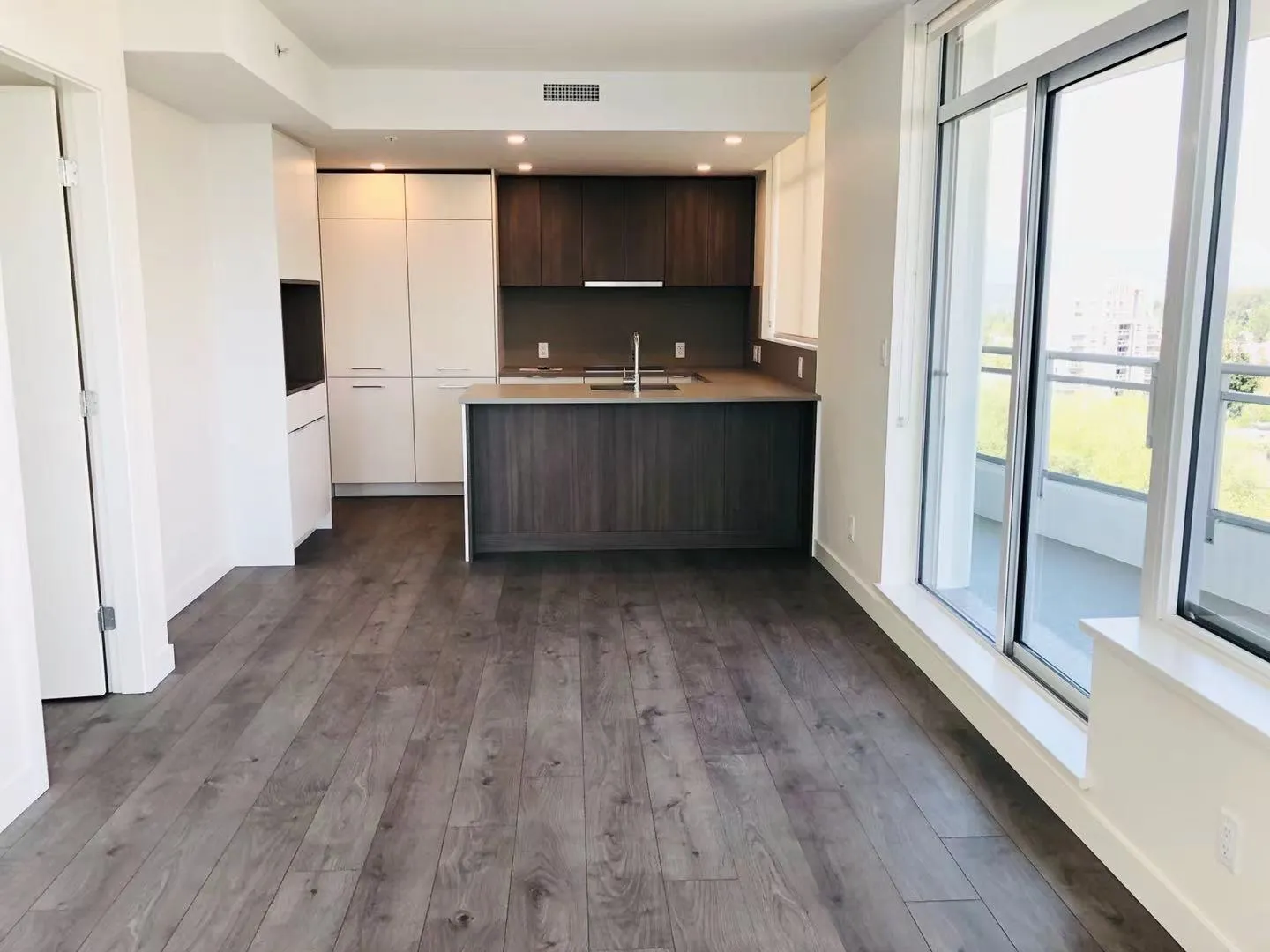 1205 13318 104 Avenue