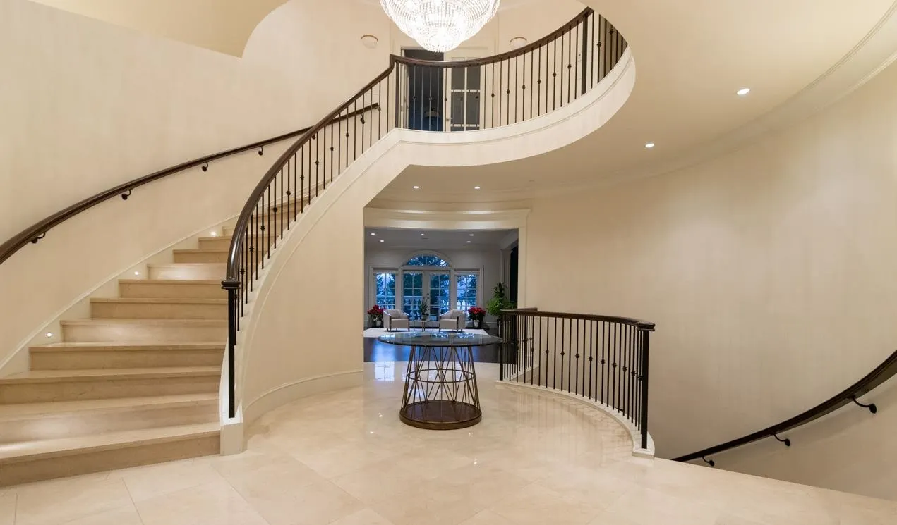 6089 Gleneagles Drive