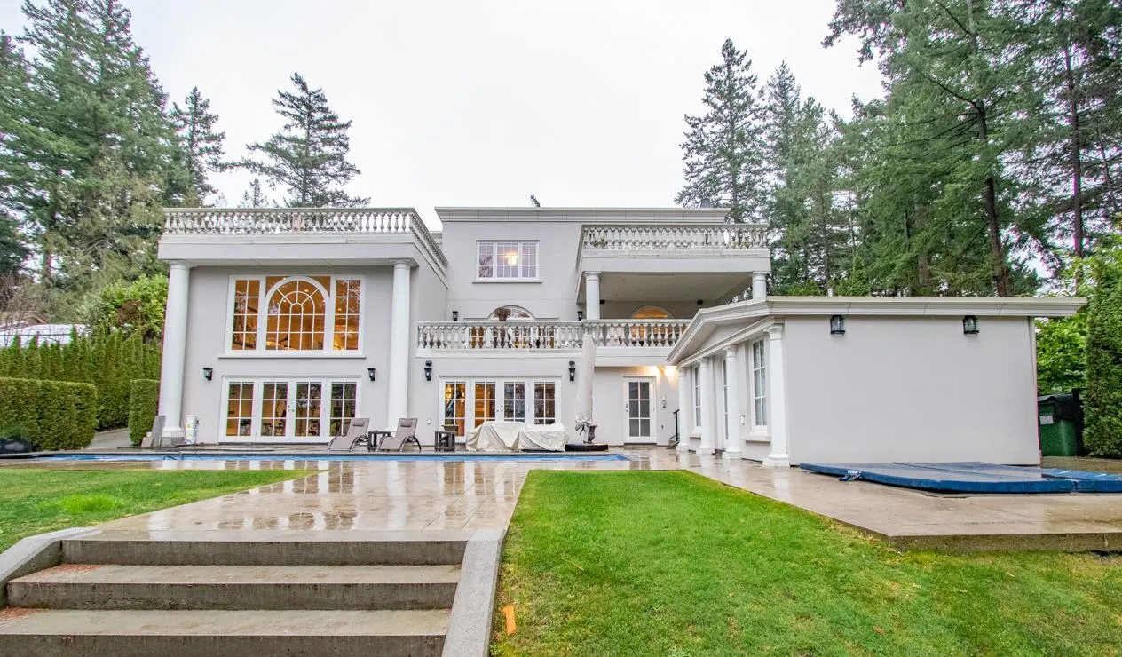 6089 Gleneagles Drive
