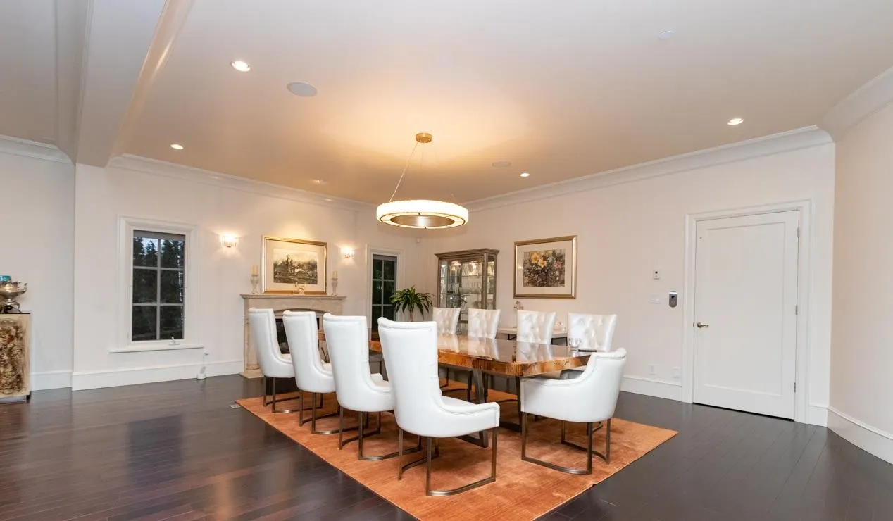 6089 Gleneagles Drive