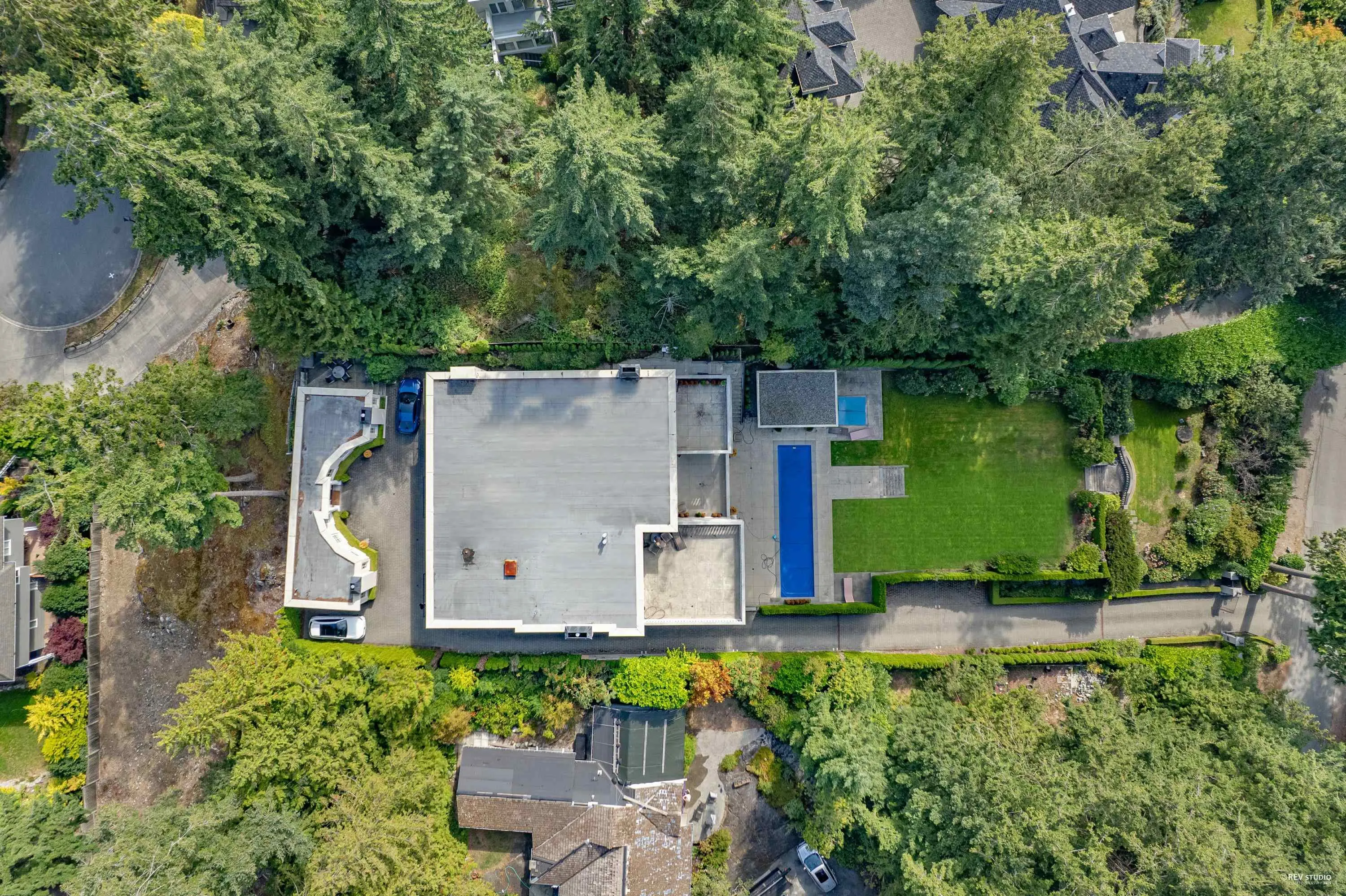 6089 Gleneagles Drive