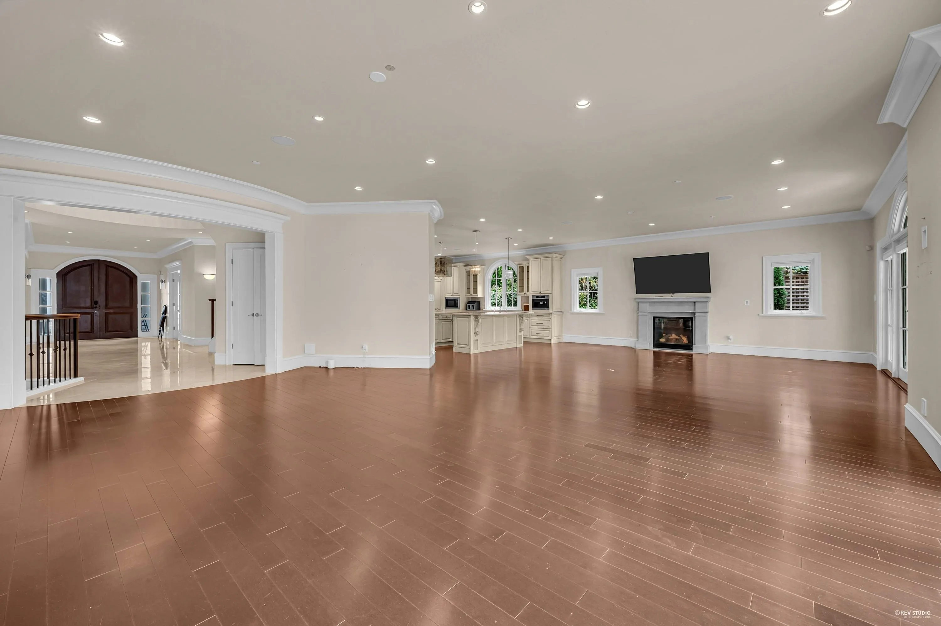 6089 Gleneagles Drive