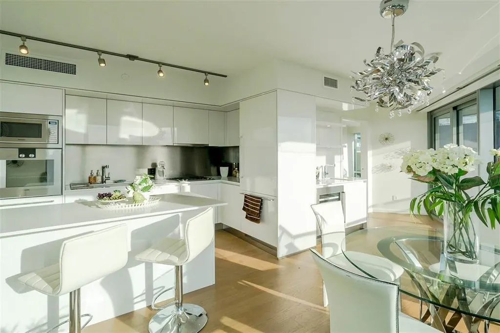 3602 1151 W Georgia St