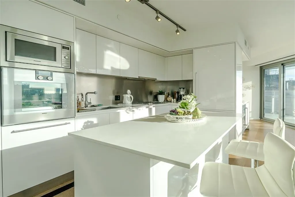 3602 1151 W Georgia St