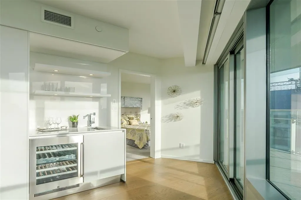 3602 1151 W Georgia St