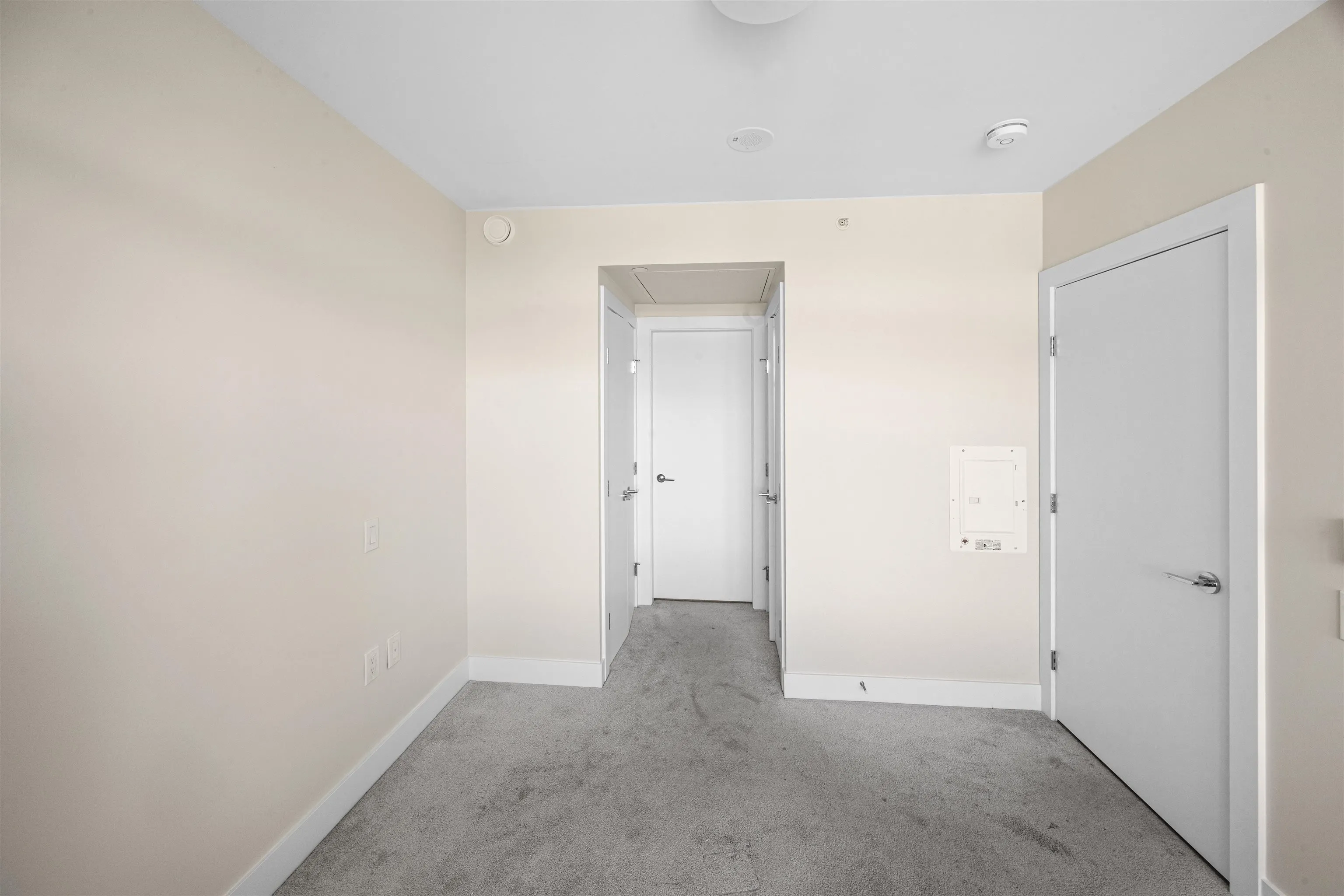 1403 258 Nelson's Court