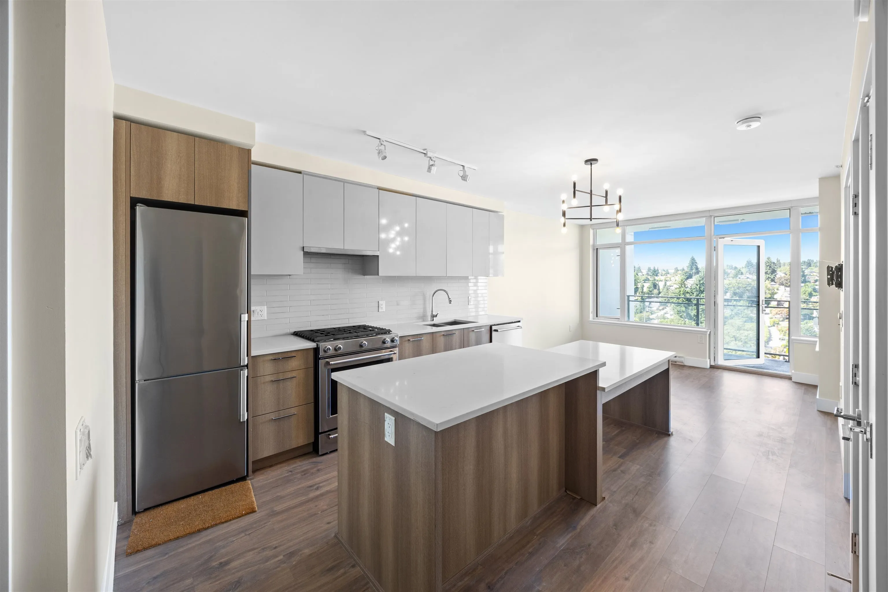1403 258 Nelson's Court