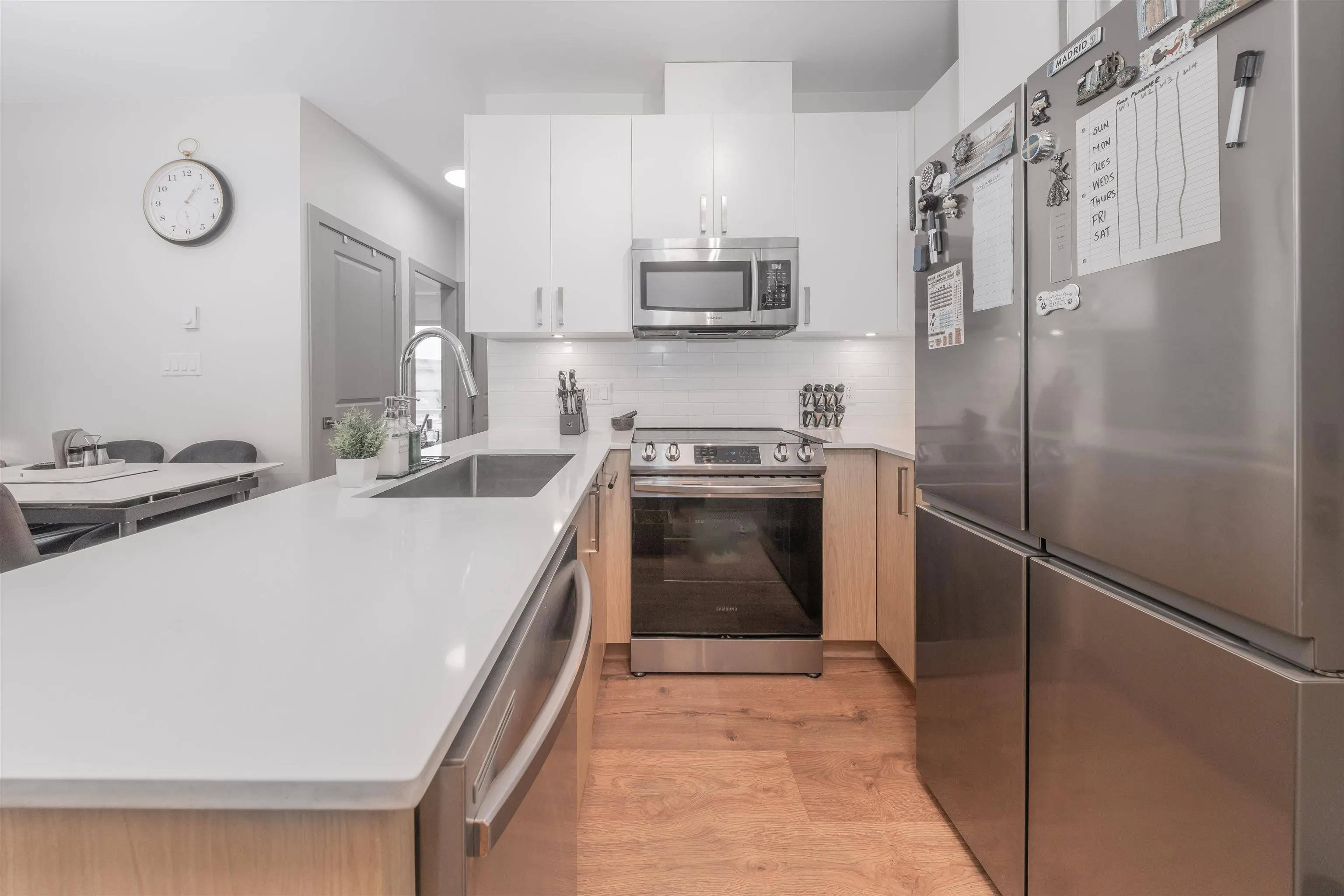 201 6968 Royal Oak Avenue