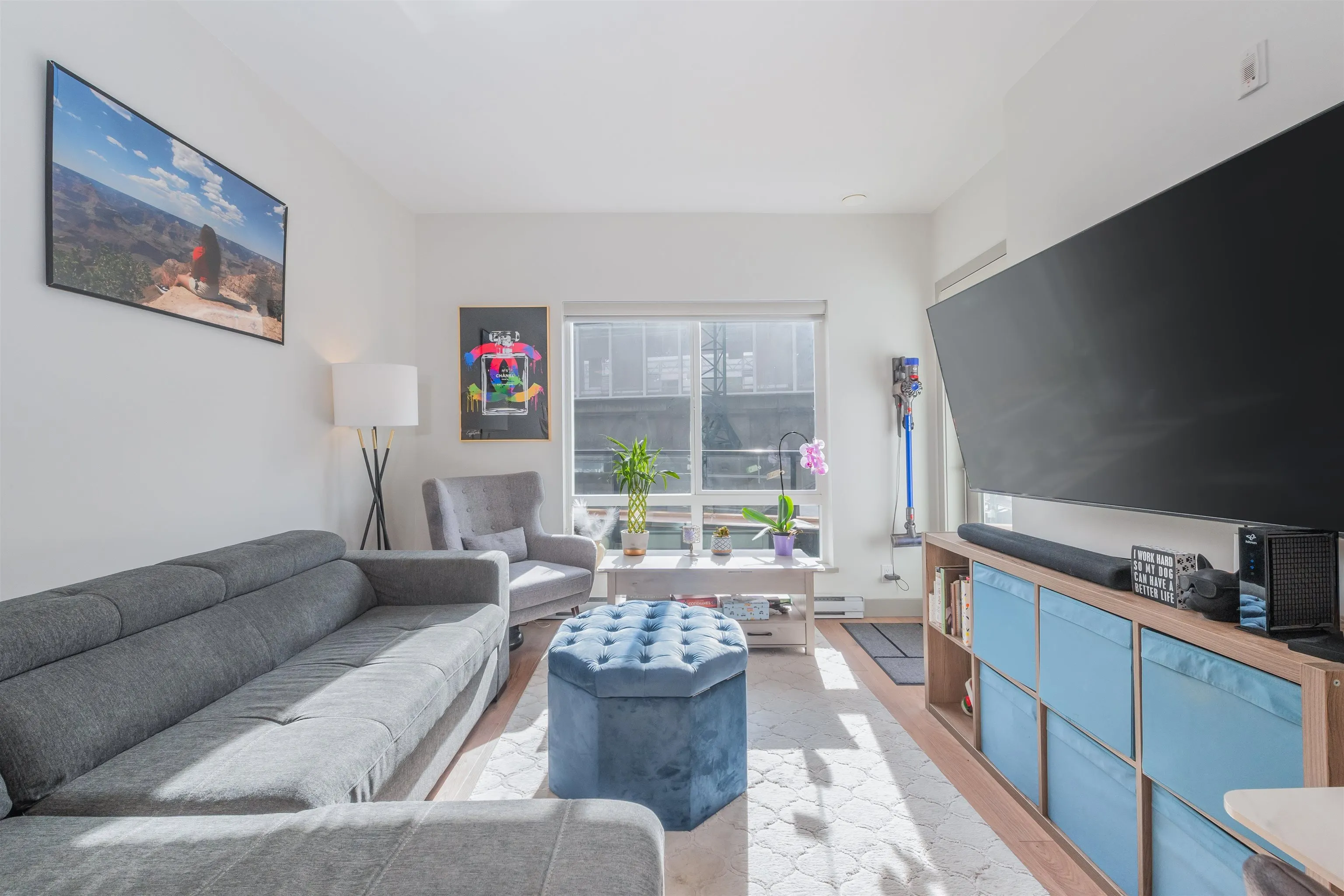 201 6968 Royal Oak Avenue