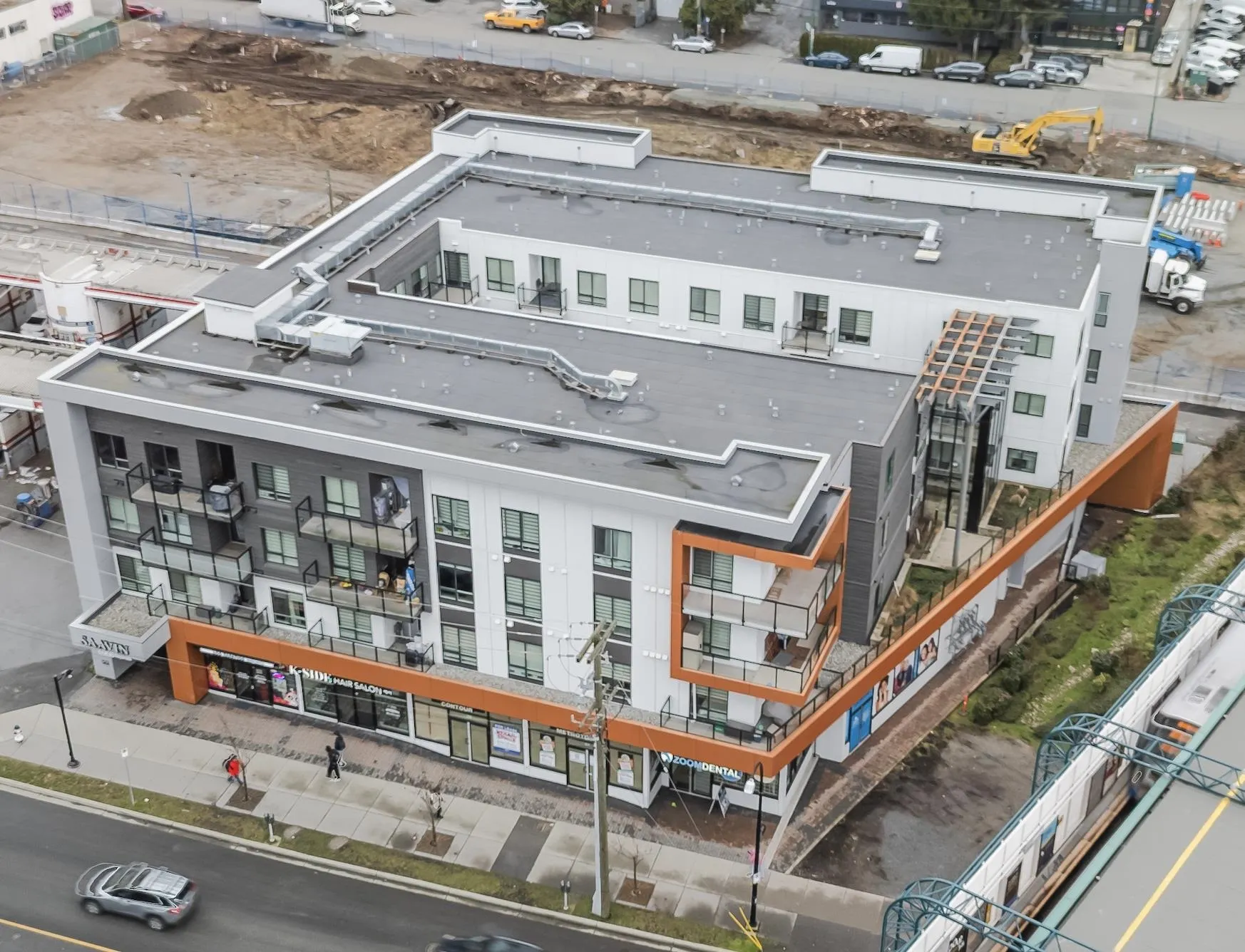 201 6968 Royal Oak Avenue