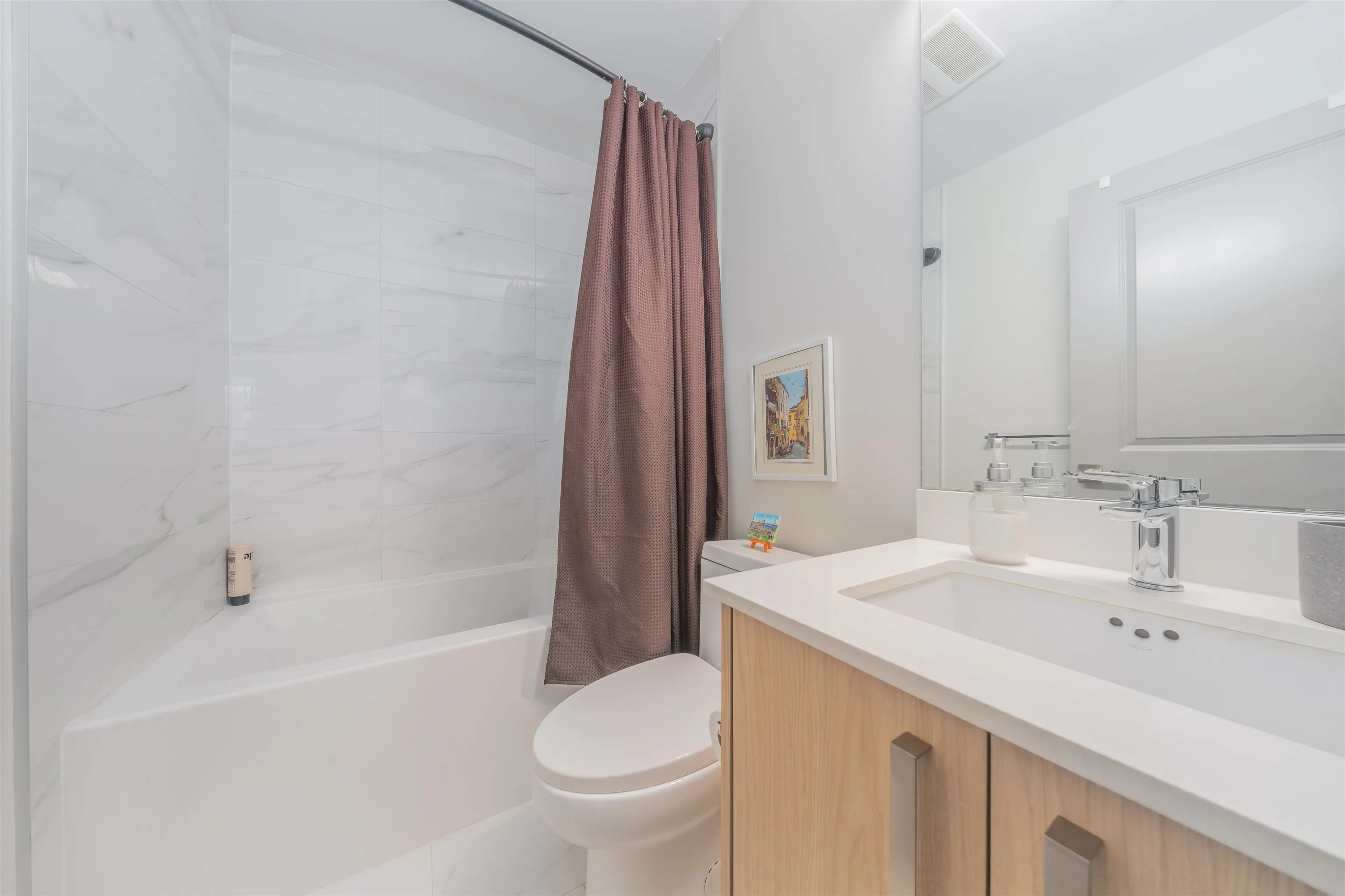 201 6968 Royal Oak Avenue