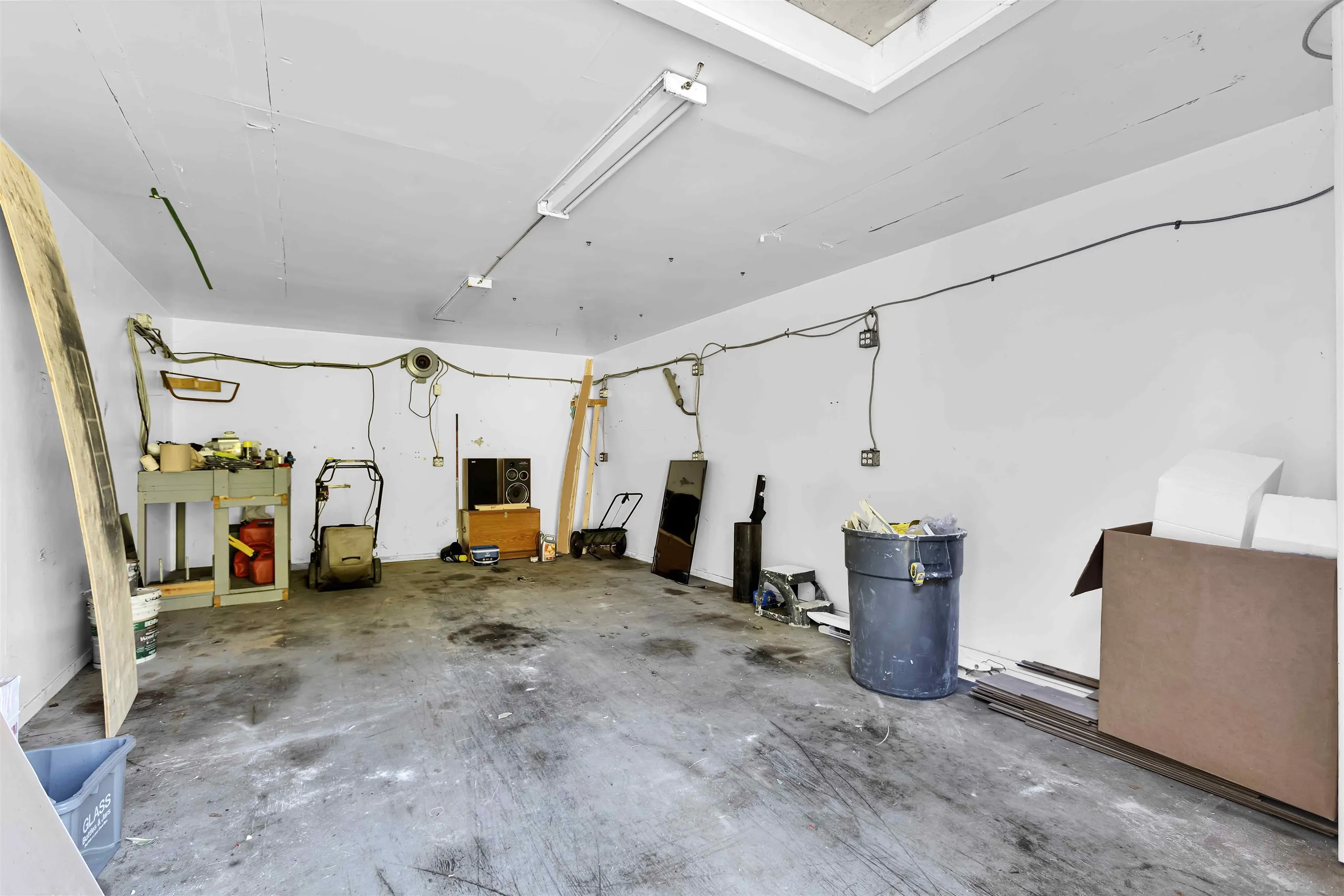 6437 264 Street