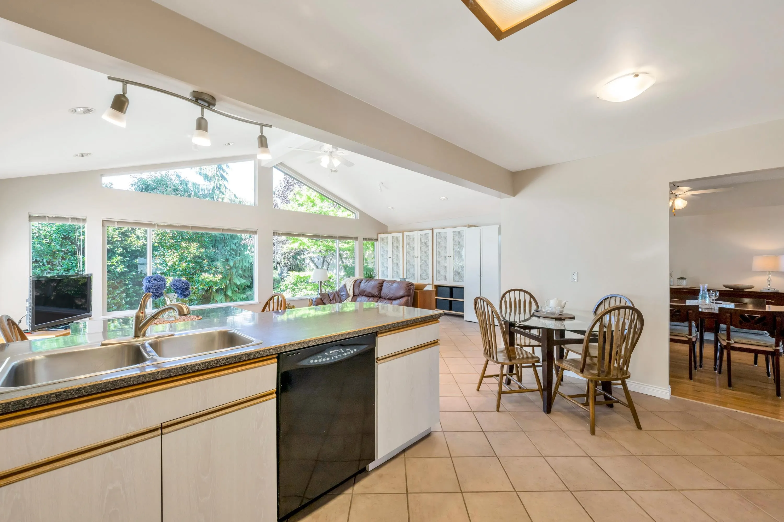 10601 Hermosa Drive