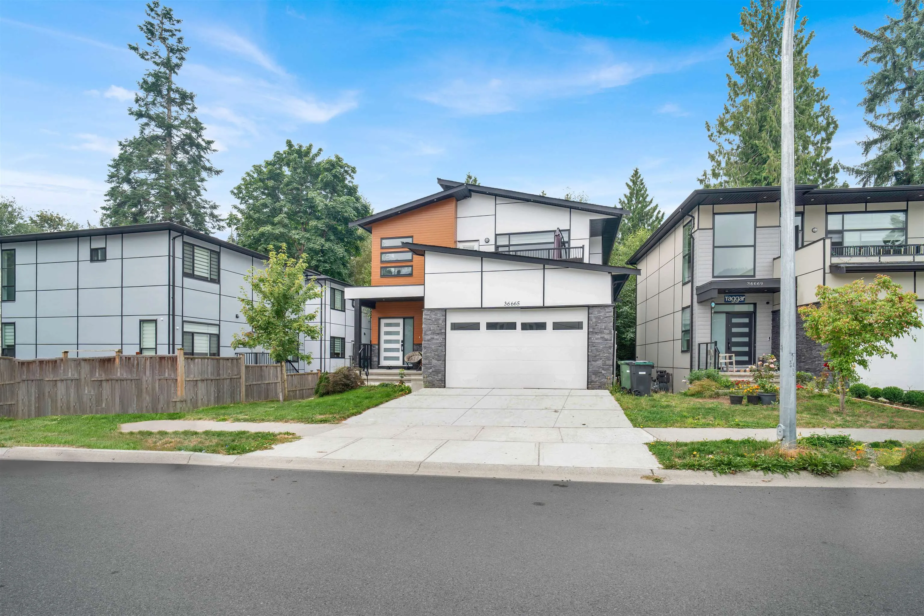36665 Carl Creek Crescent