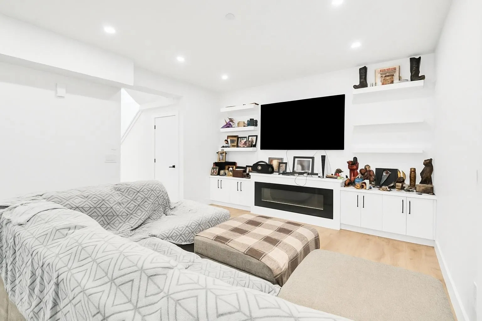 36665 Carl Creek Crescent