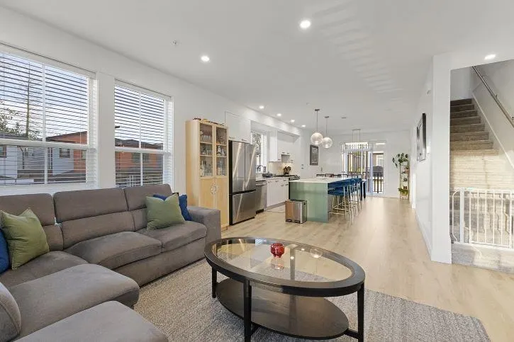 1 20680 76b Avenue