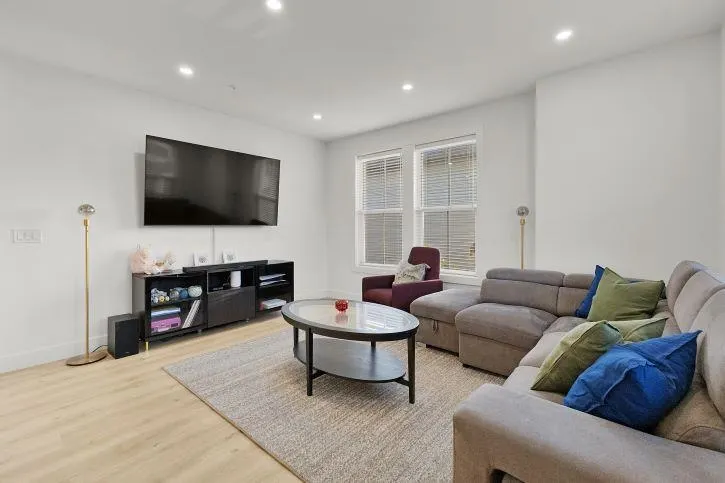 1 20680 76b Avenue