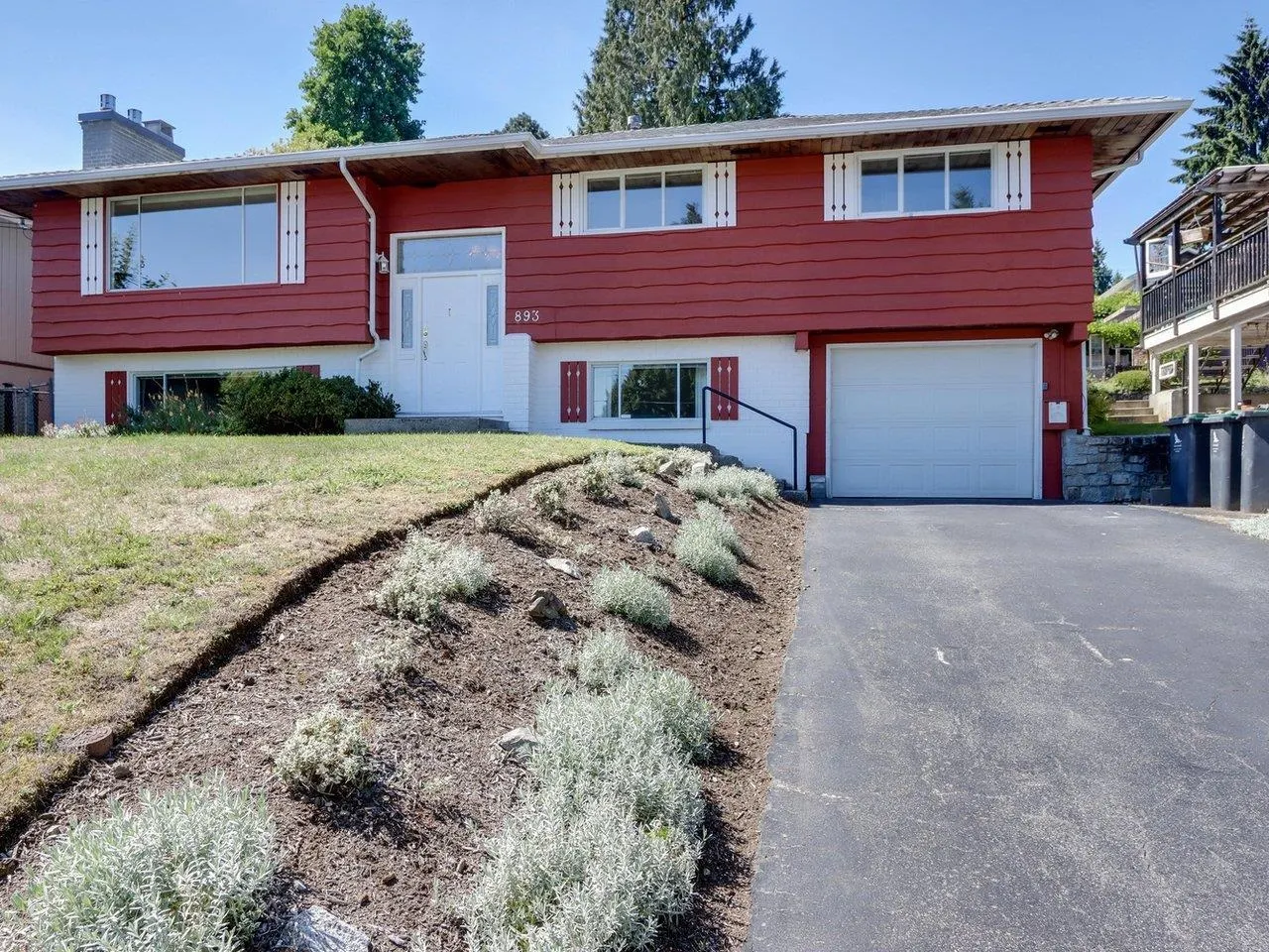 893 Huntingdon Crescent