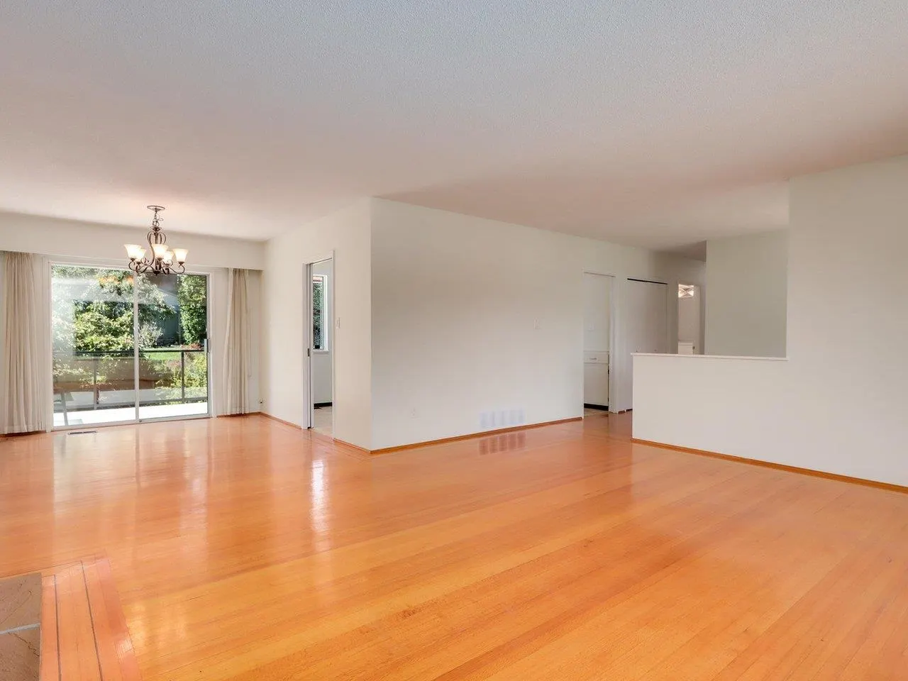 893 Huntingdon Crescent