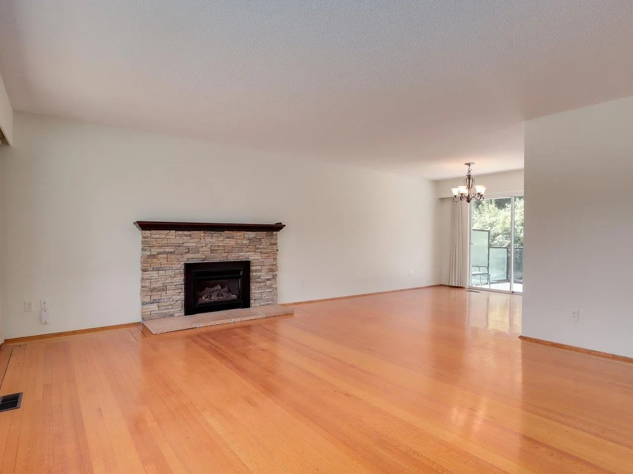 893 Huntingdon Crescent