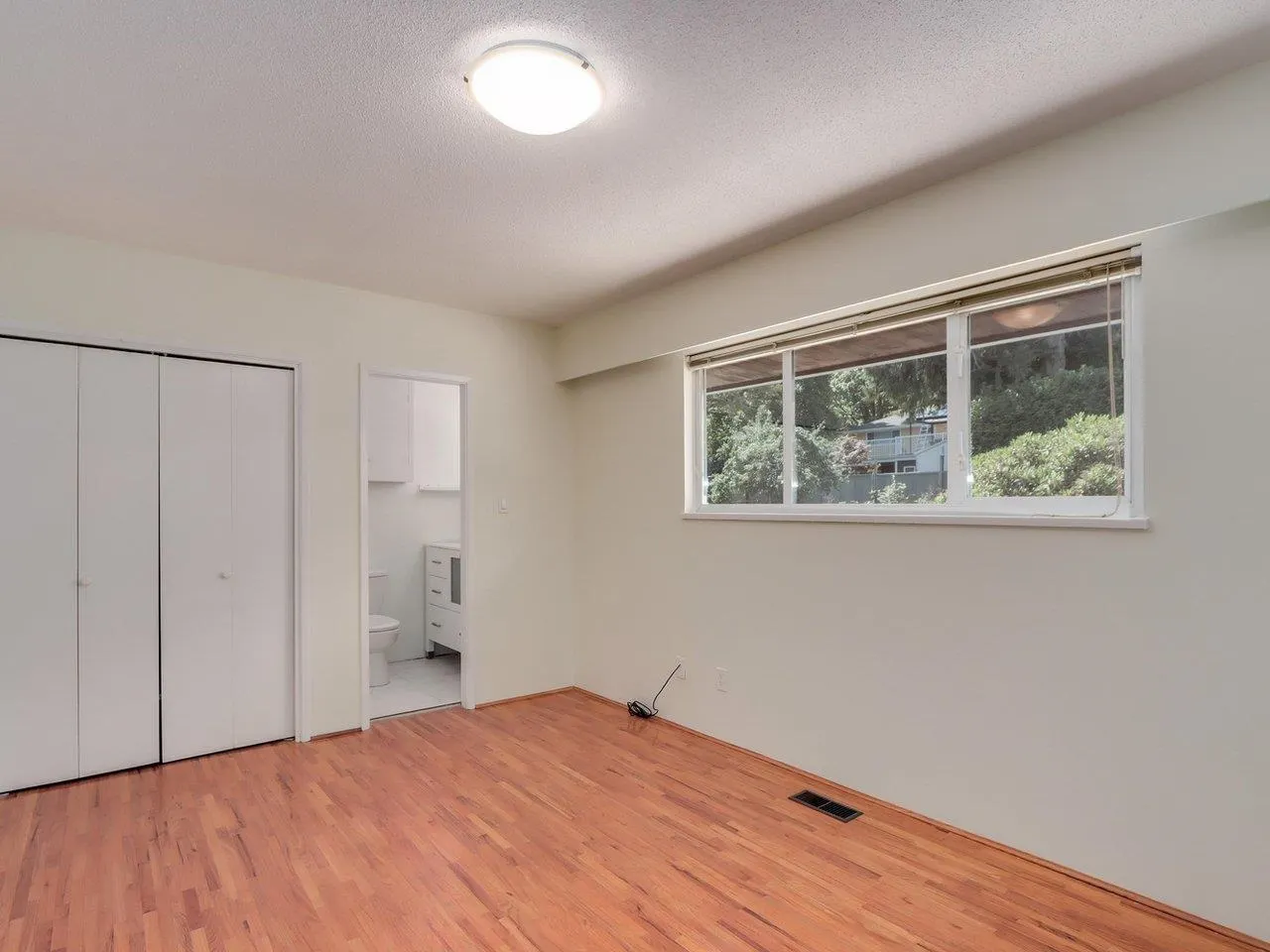 893 Huntingdon Crescent