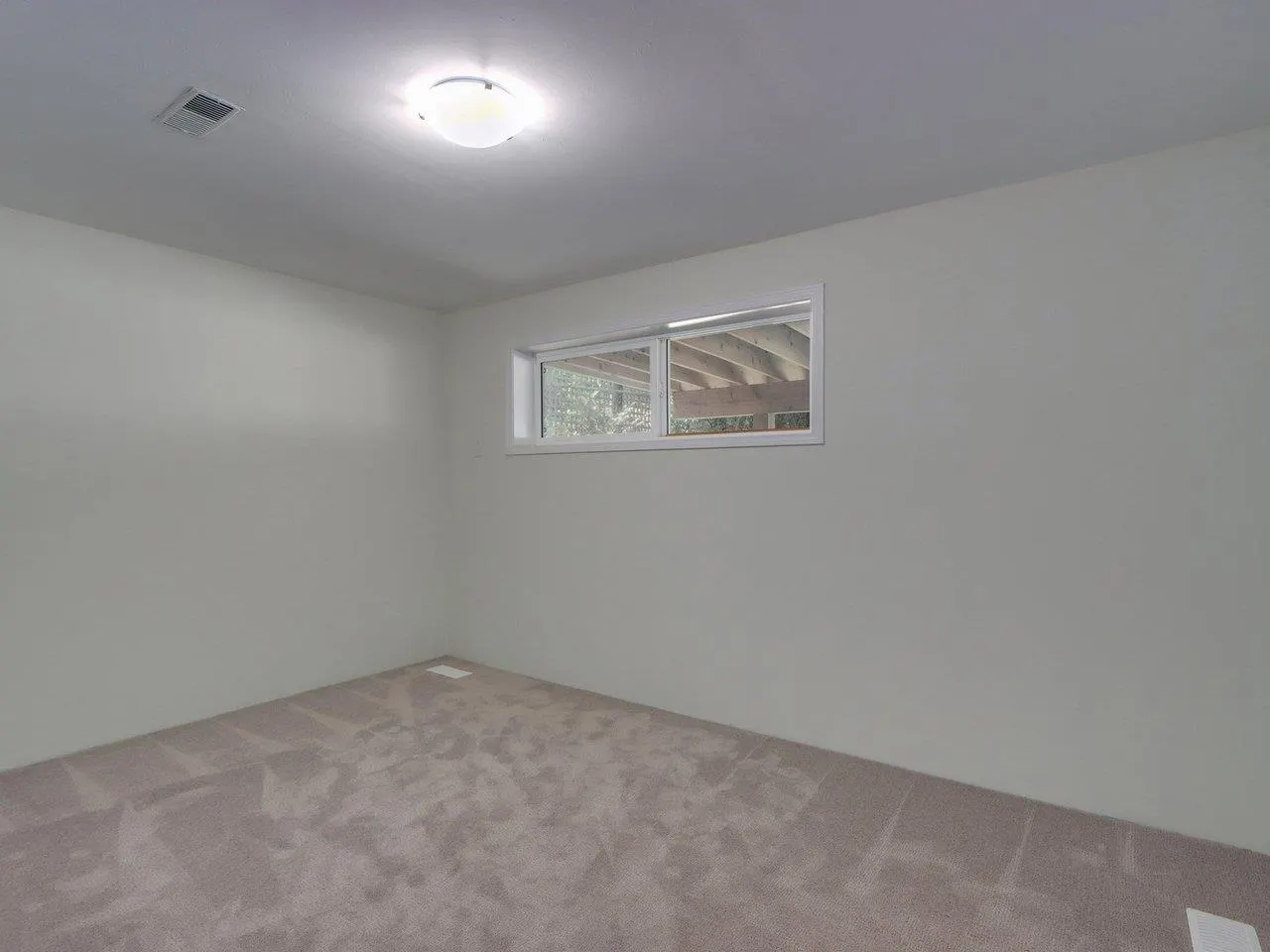 893 Huntingdon Crescent
