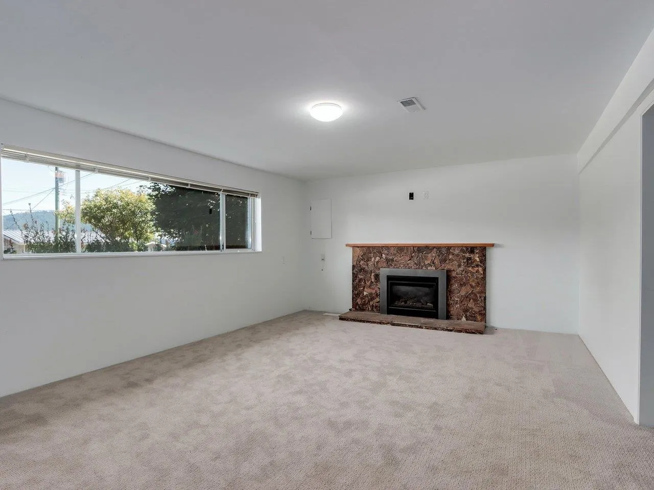 893 Huntingdon Crescent