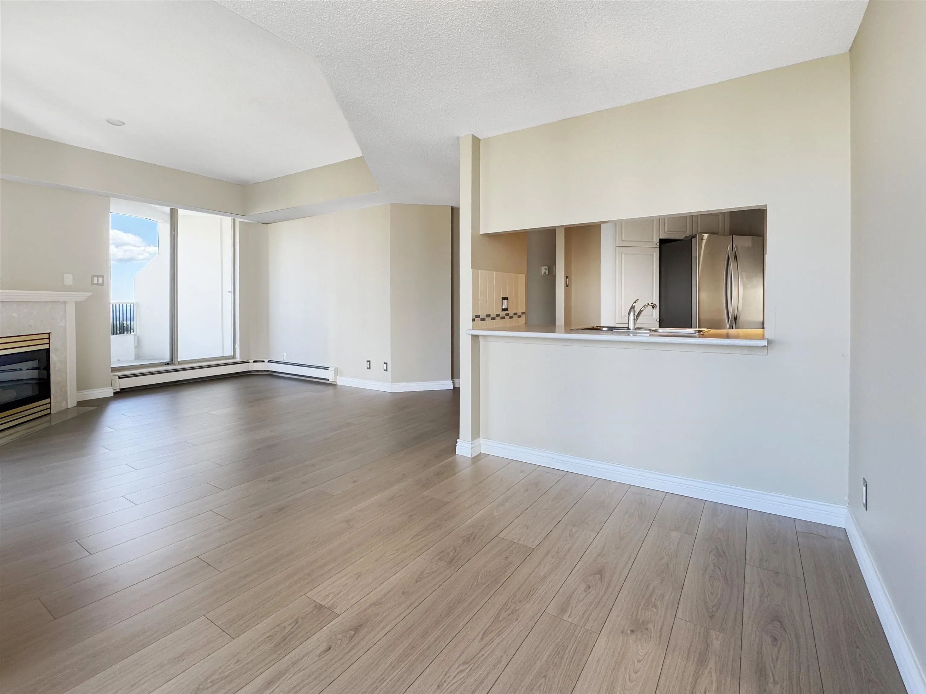 2406 6188 Patterson Avenue