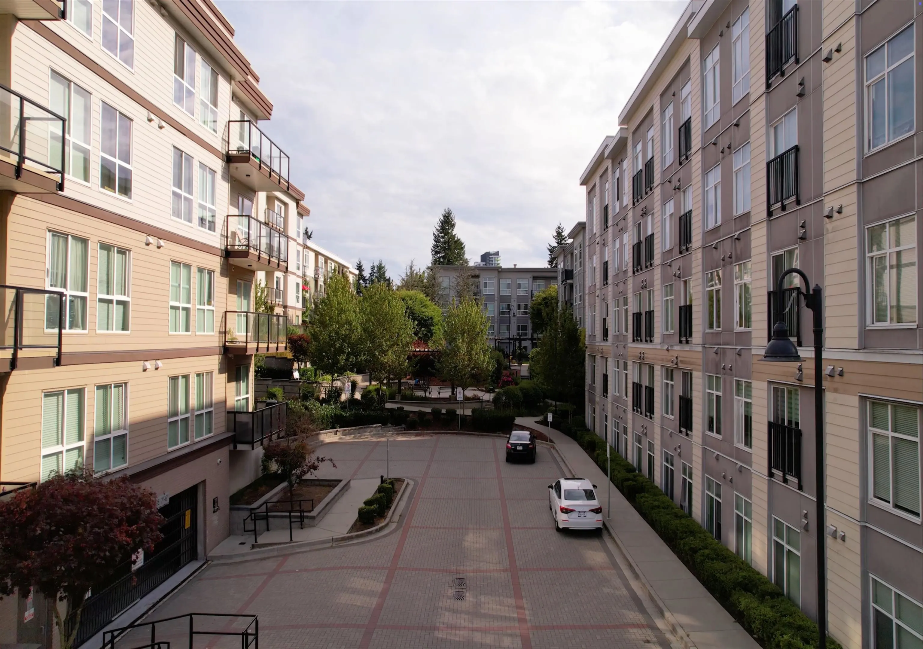 503 13768 108 Avenue