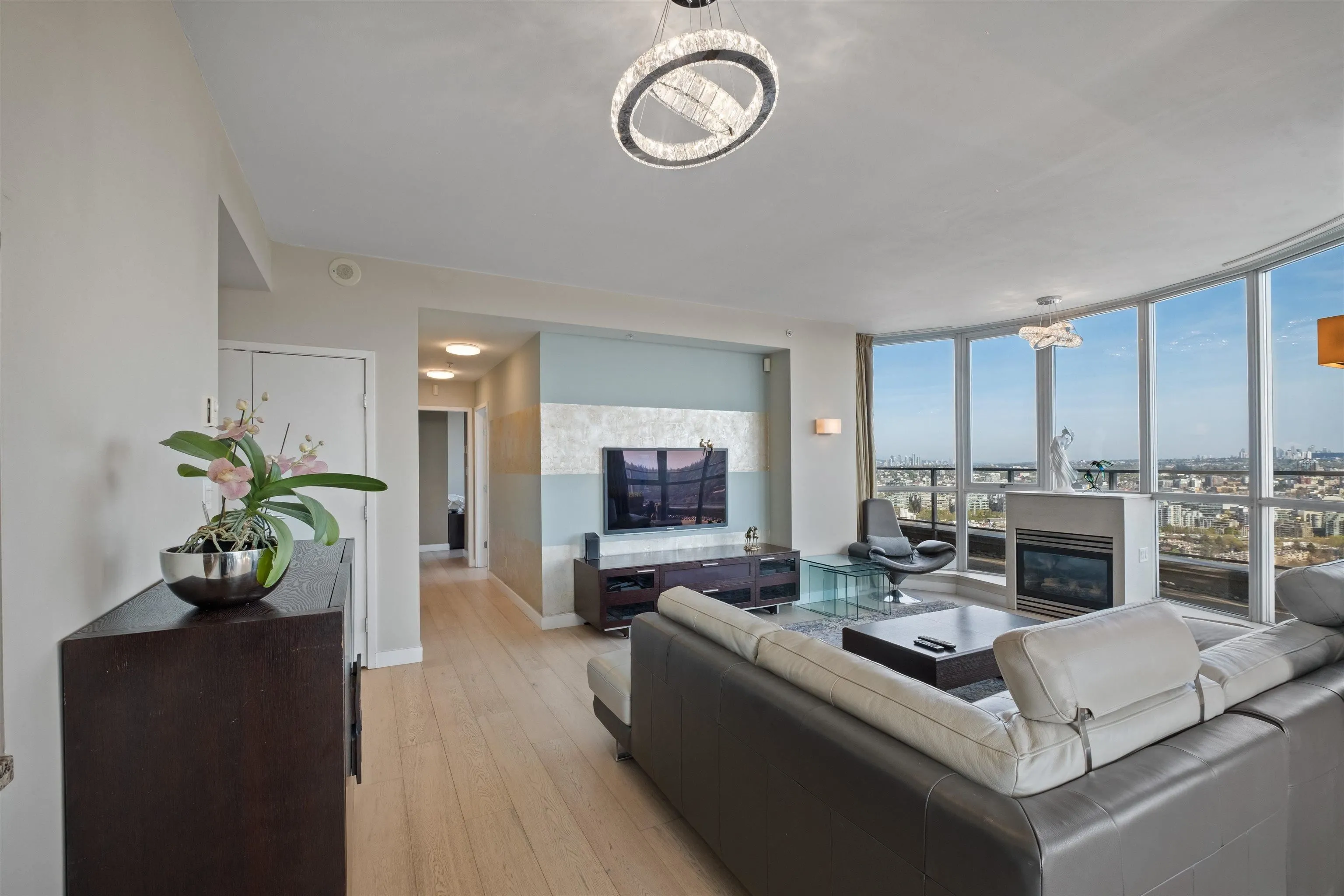 4201 1408 Strathmore Mews