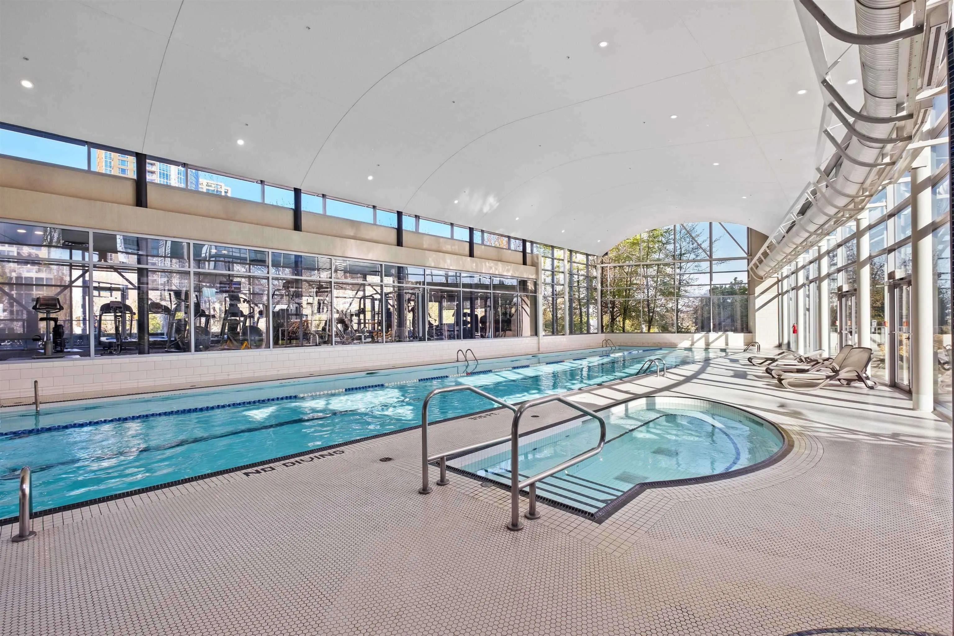 4201 1408 Strathmore Mews