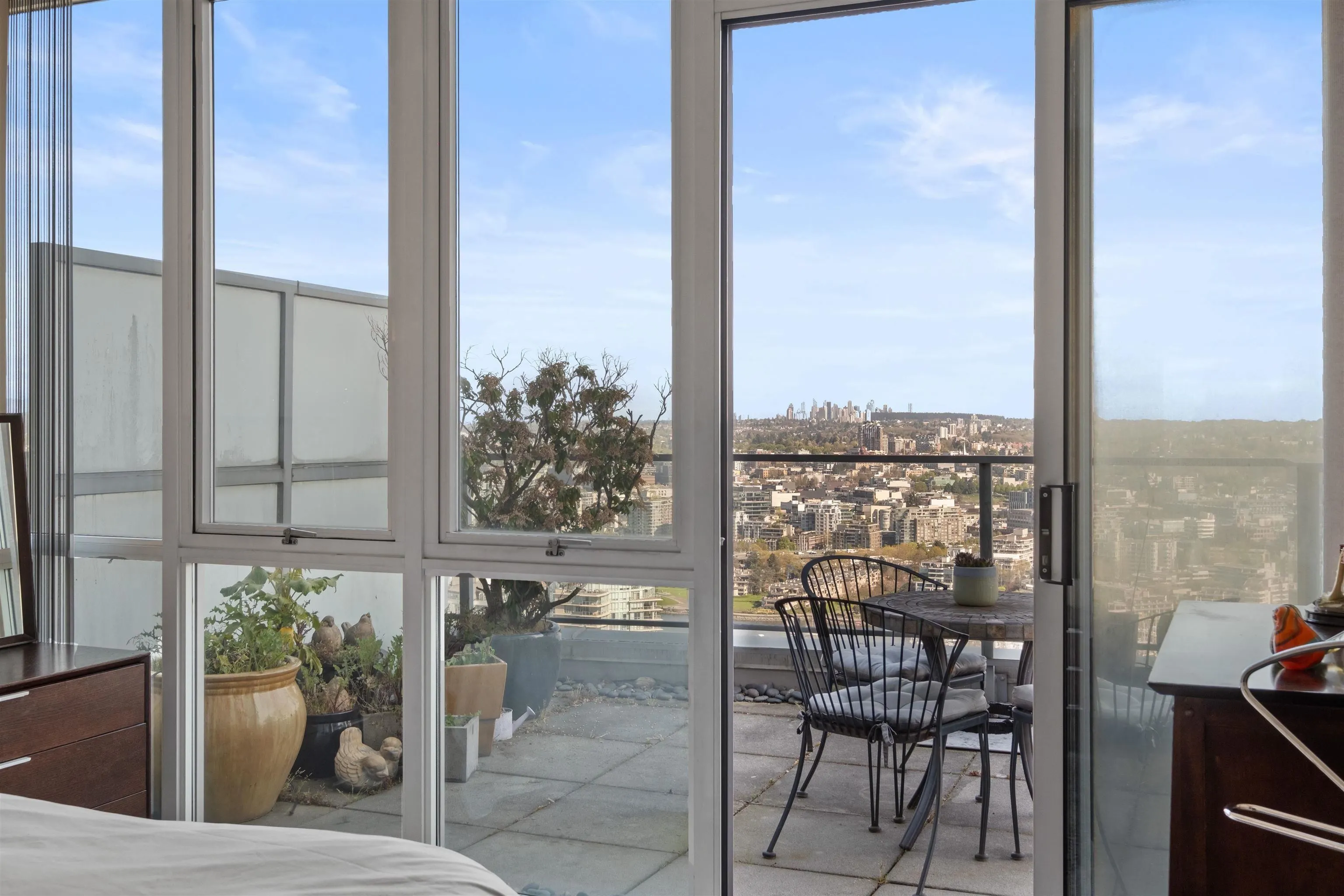 4201 1408 Strathmore Mews