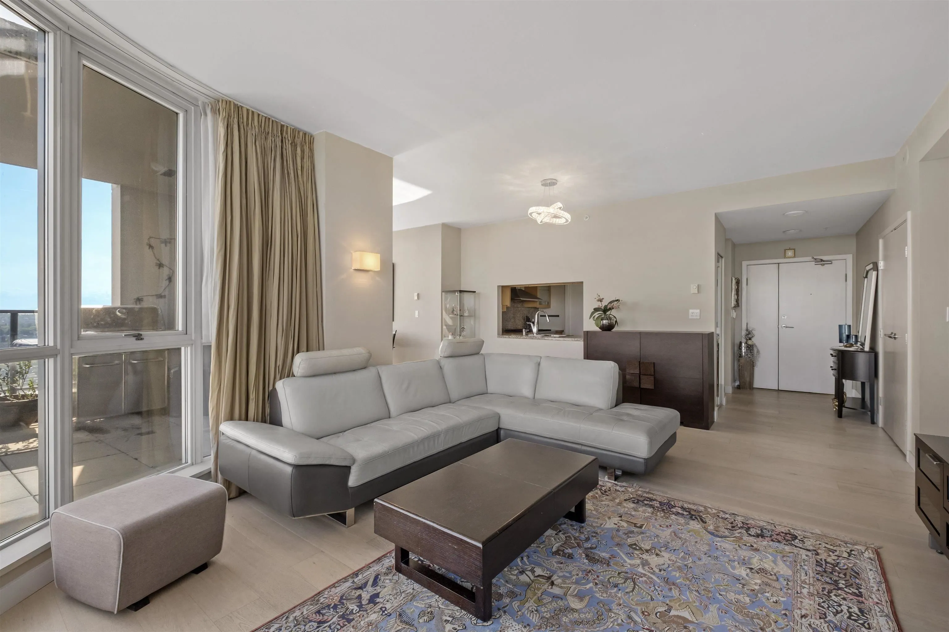 4201 1408 Strathmore Mews